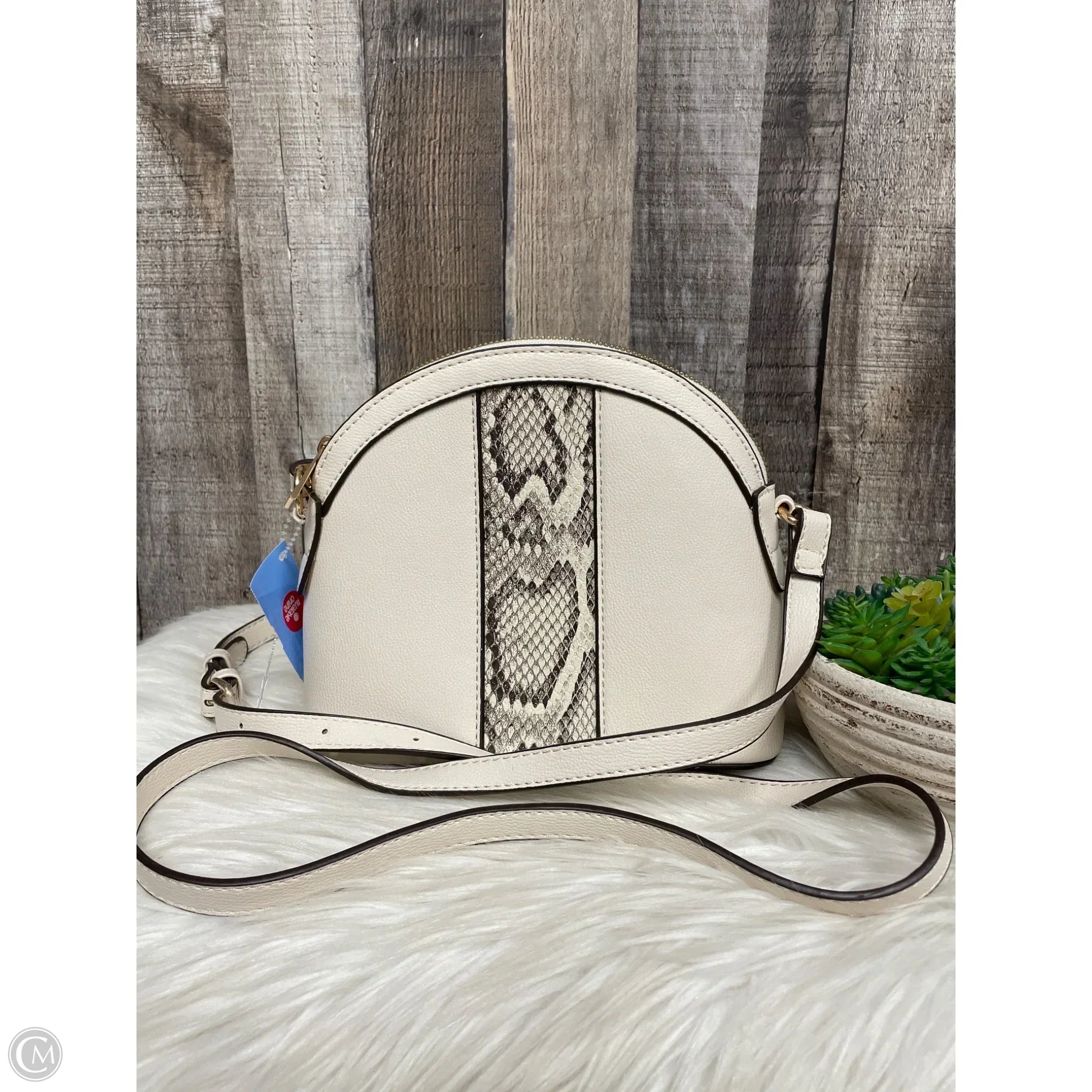 Crossbody By Cmf, Size: Small