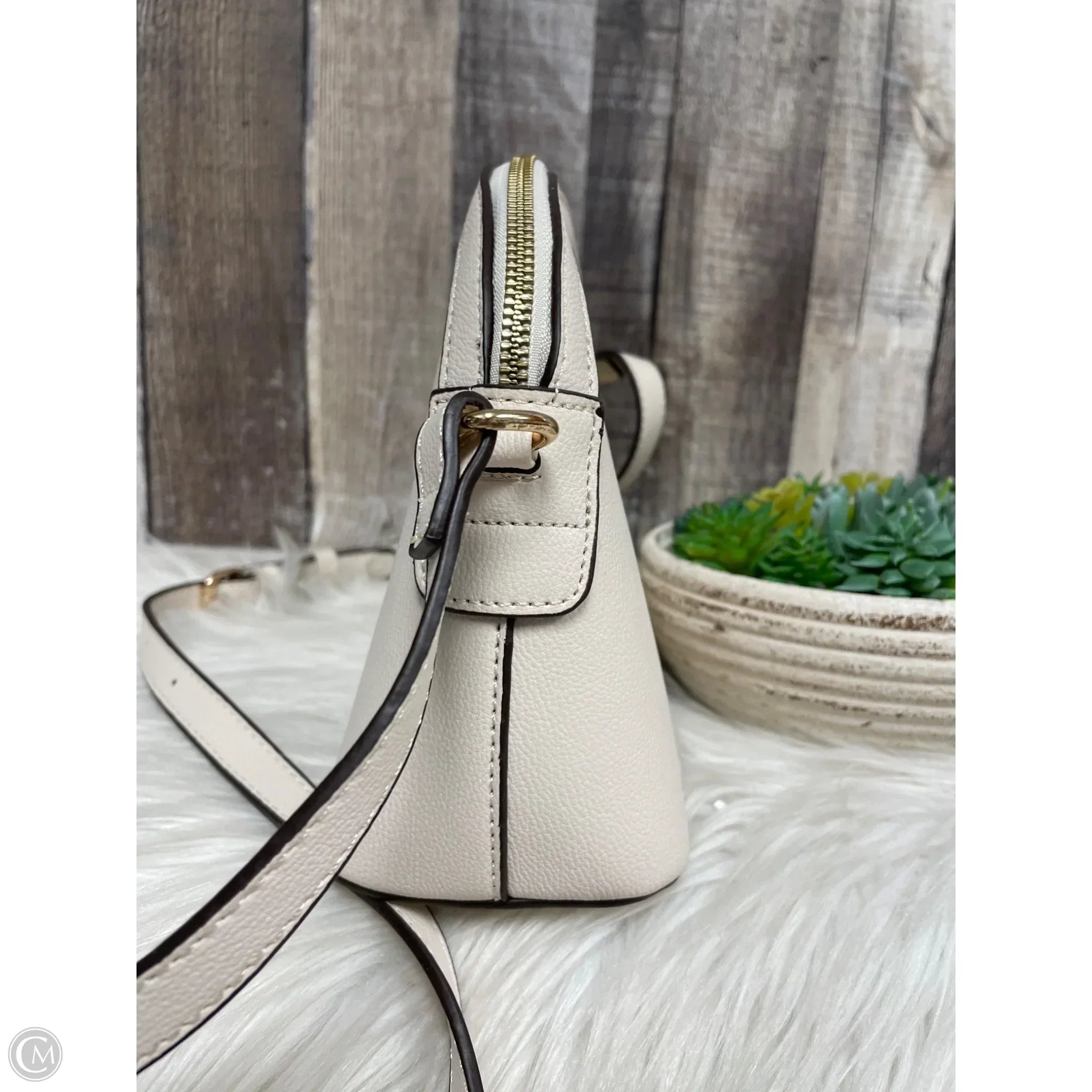 Crossbody By Cmf, Size: Small
