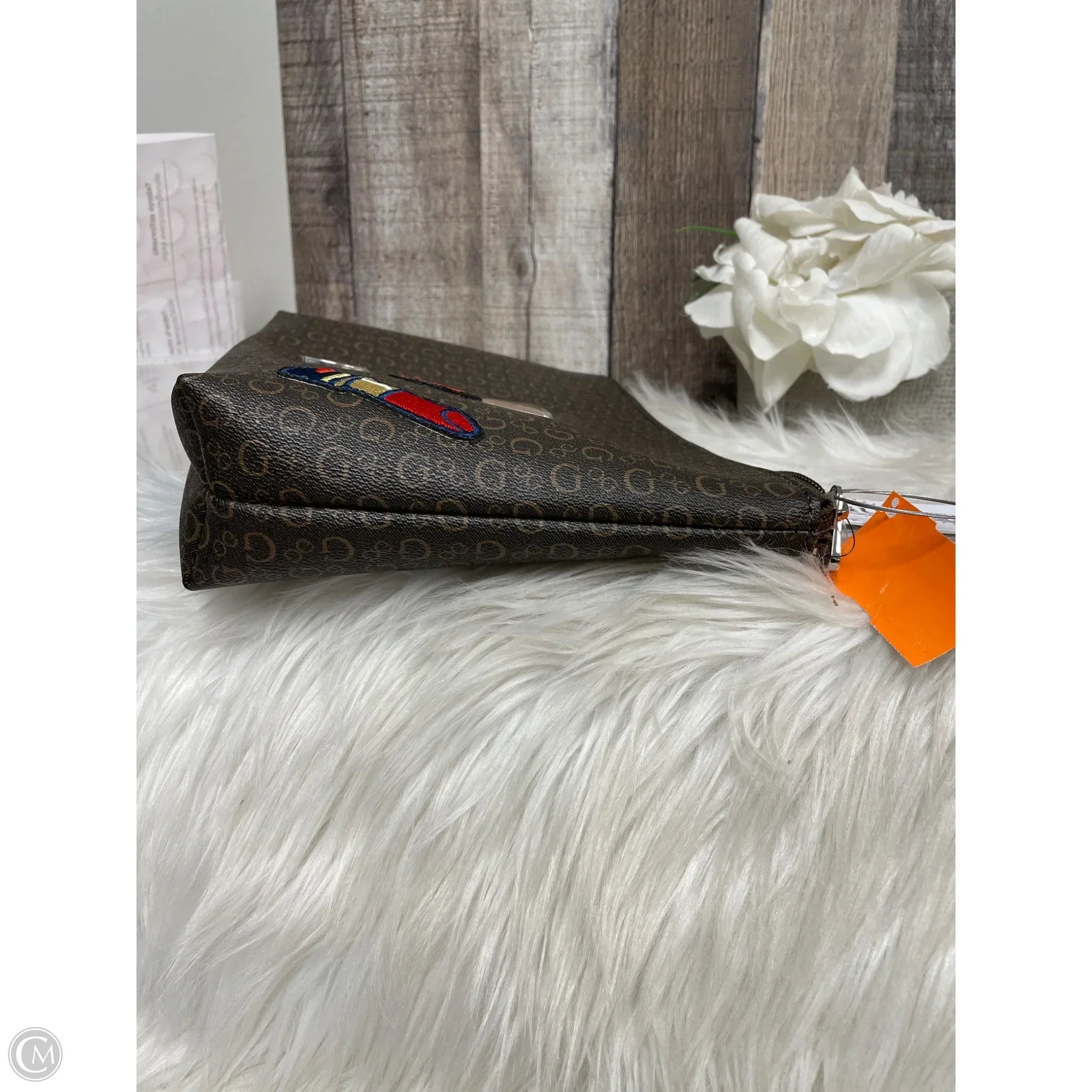 Clutch By Guess, Size: Medium