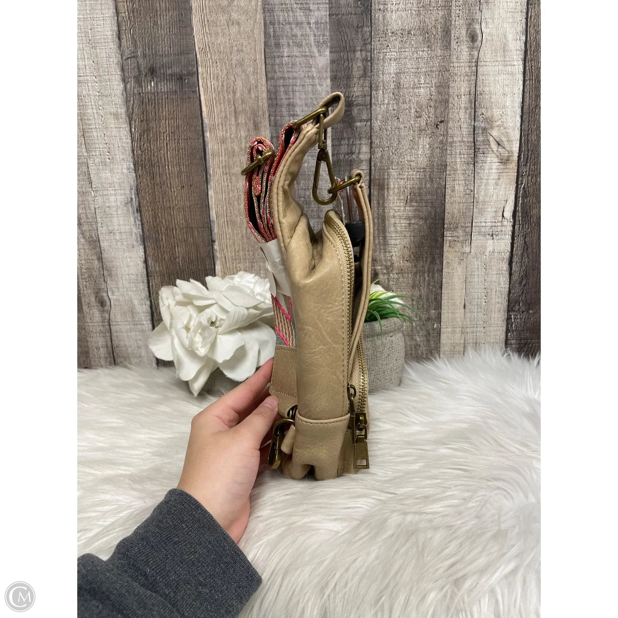 Crossbody By Cme, Size: Medium