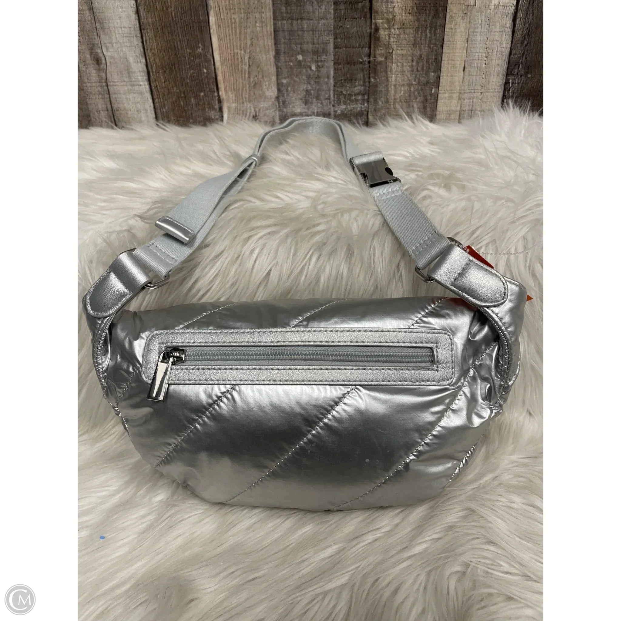 Crossbody By On 34th, Size: Large