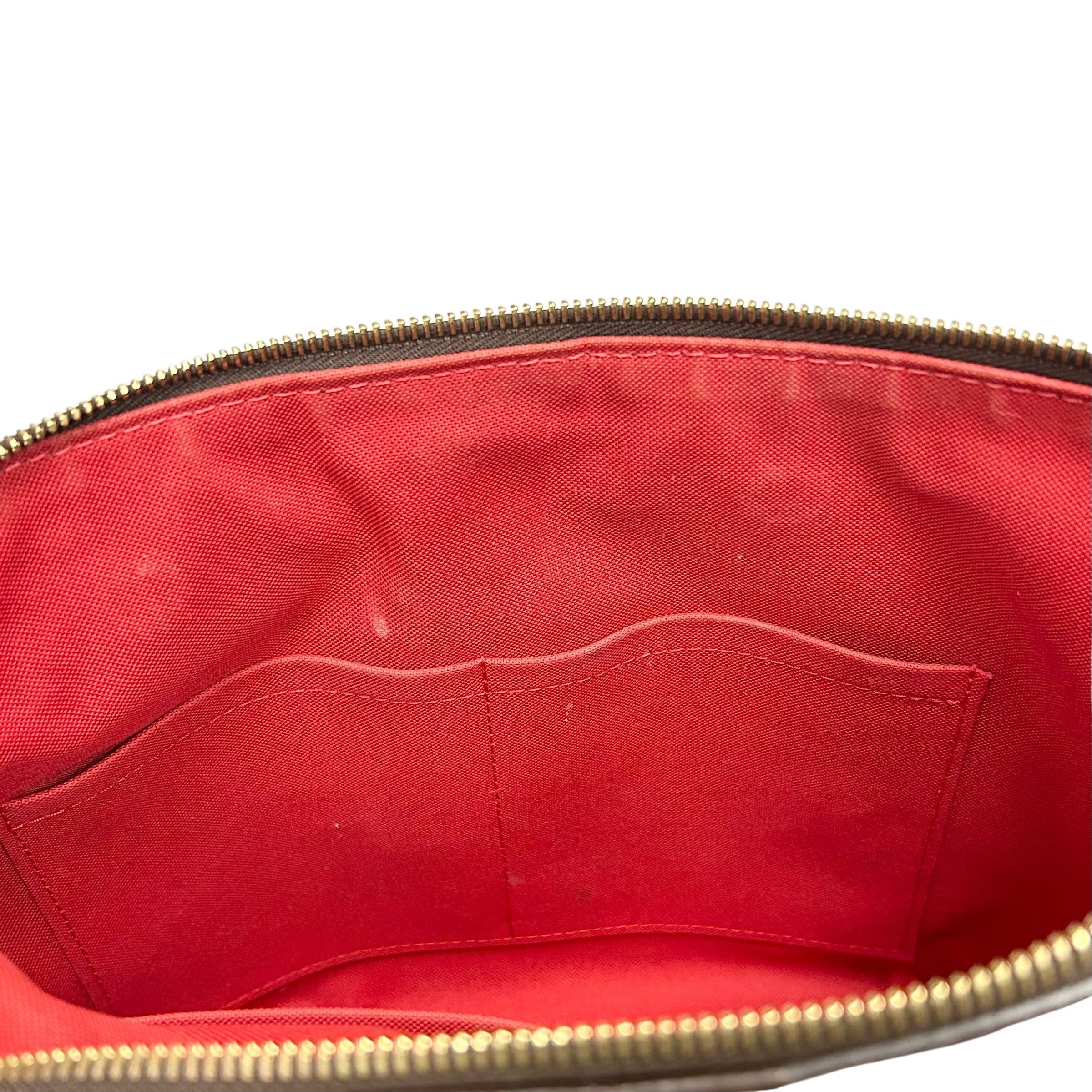Crossbody Luxury Designer By Louis Vuitton, Size: Medium