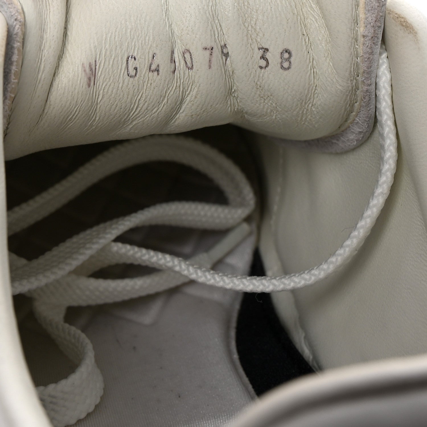 Calfskin CC Womens Sneakers 38 White