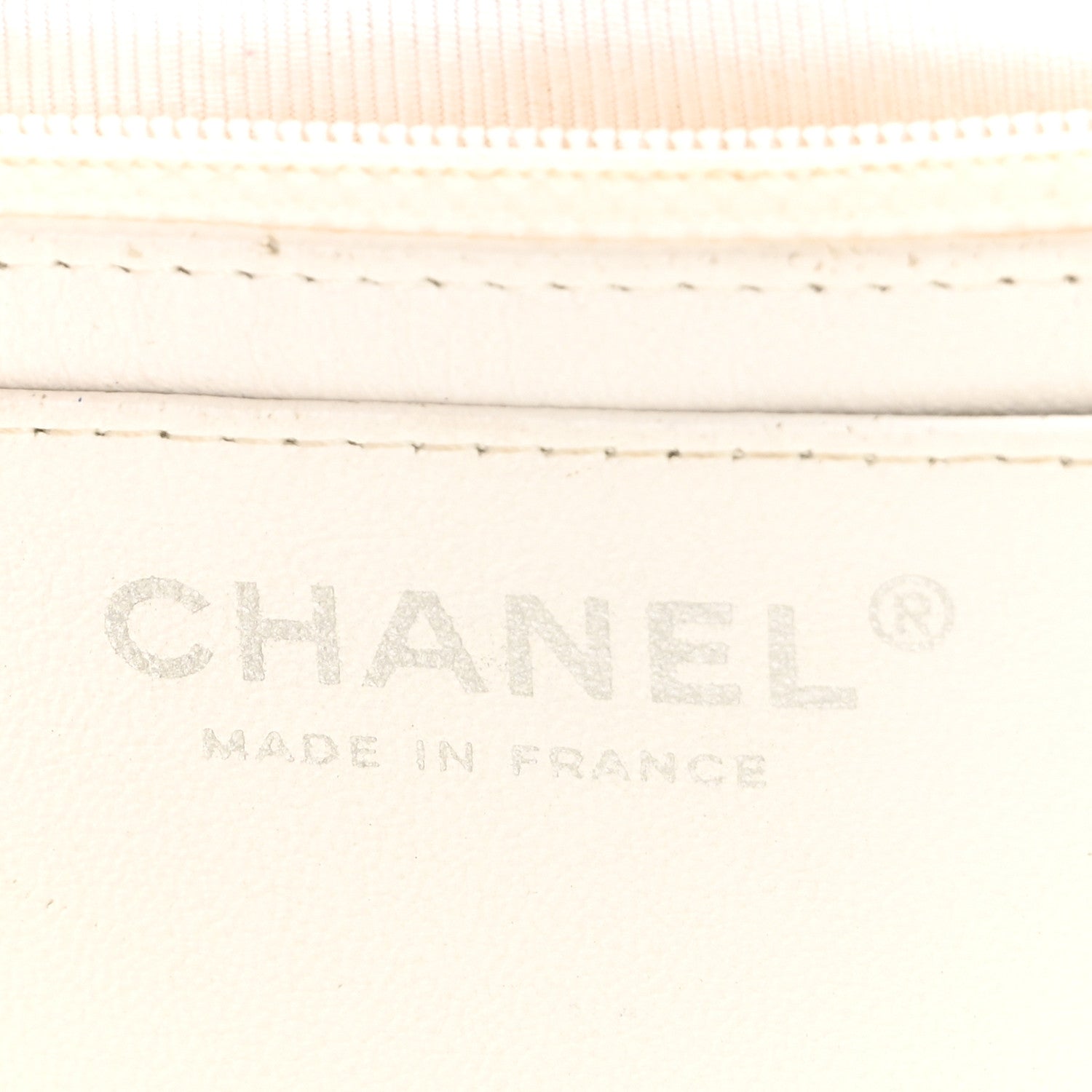 Distressed Patent Jumbo Single Flap White