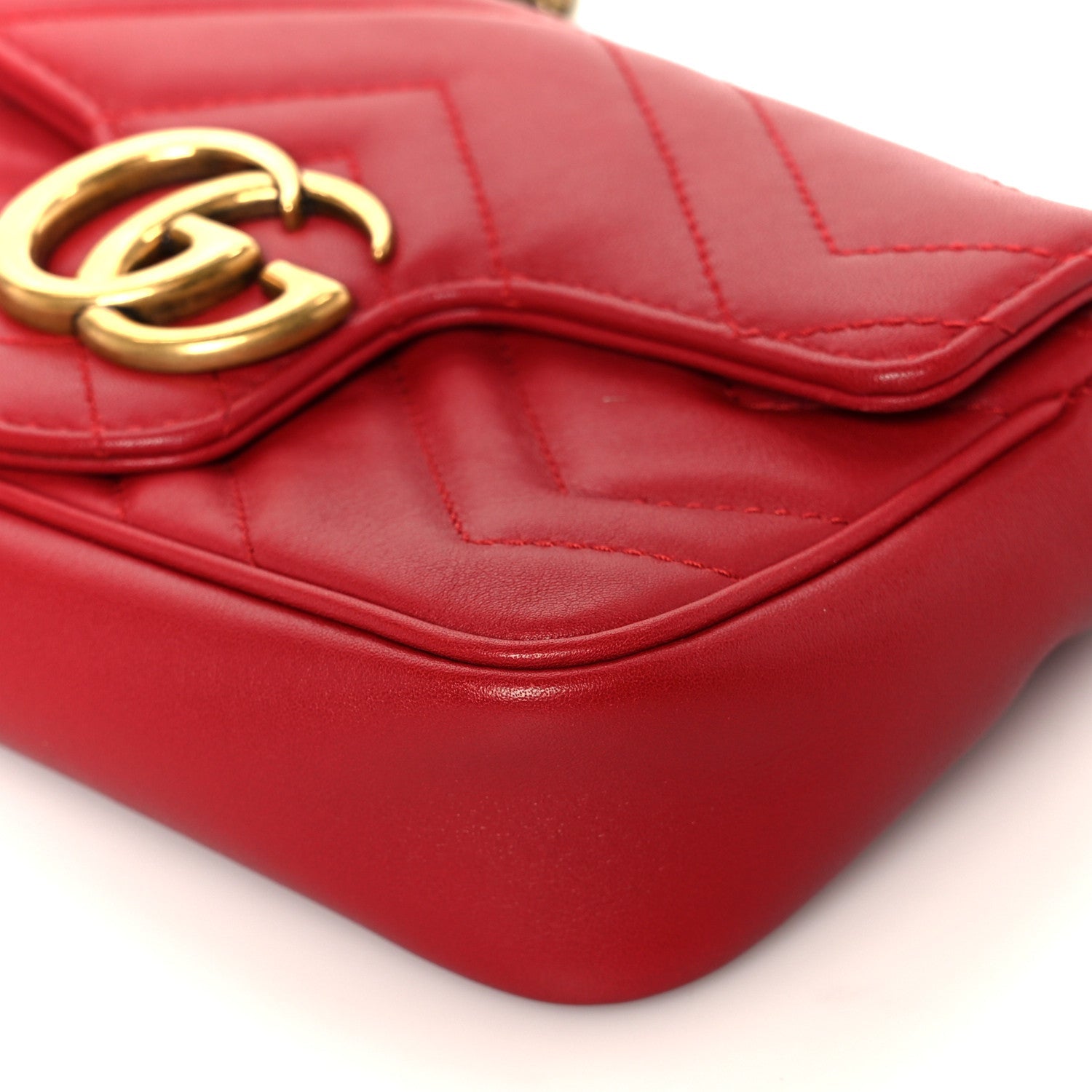 Calfskin Matelasse Super Mini GG Marmont Shoulder Bag Hibiscus Red