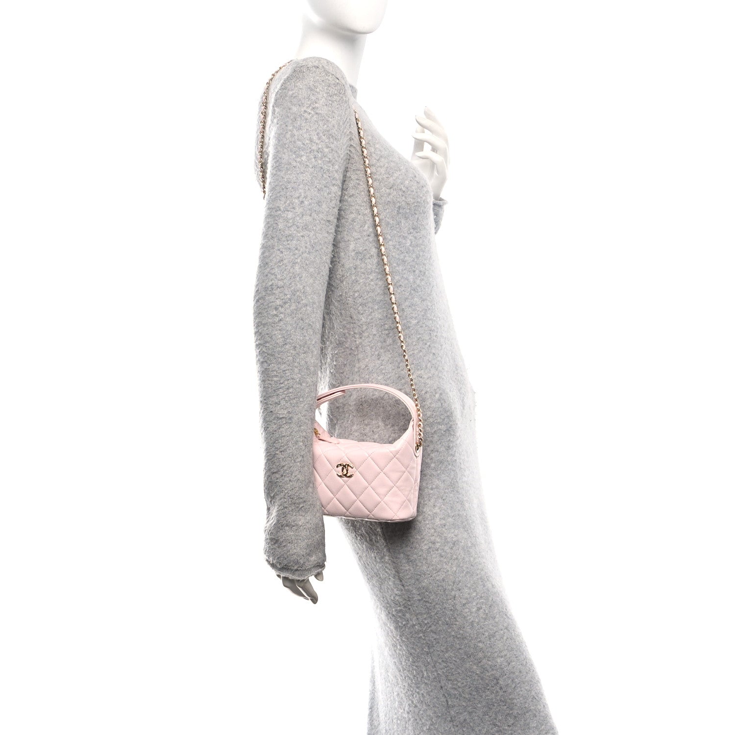 Shiny Caviar Hobo Clutch With Chain Light Pink