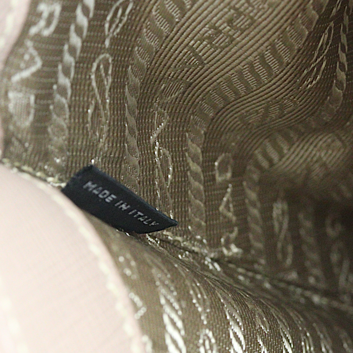 Prada Saffiano Lux Promenade Medium