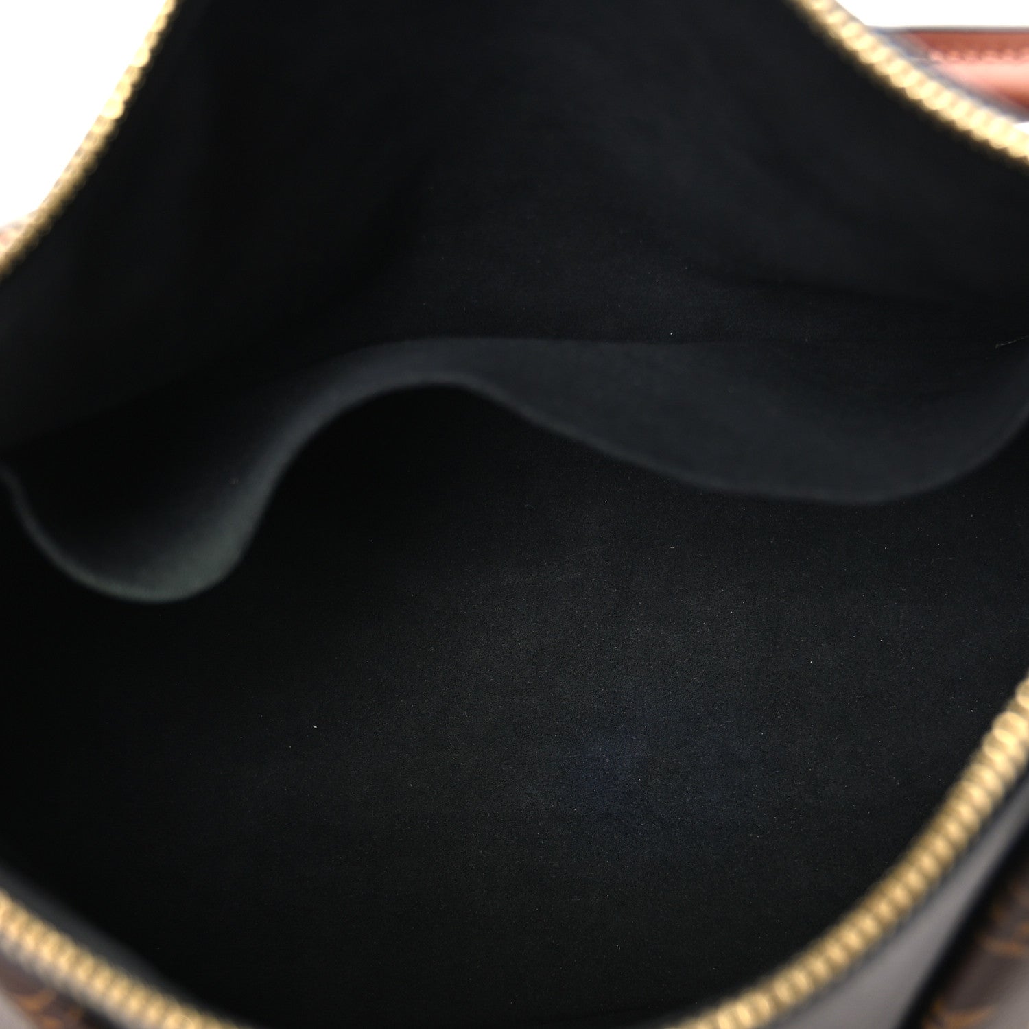 Monogram V Tote MM Black