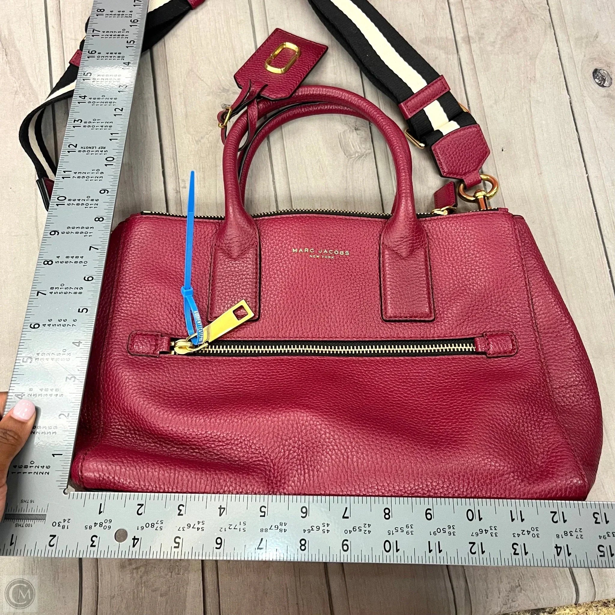 Handbag Designer By Marc Jacobs, Size: Medium