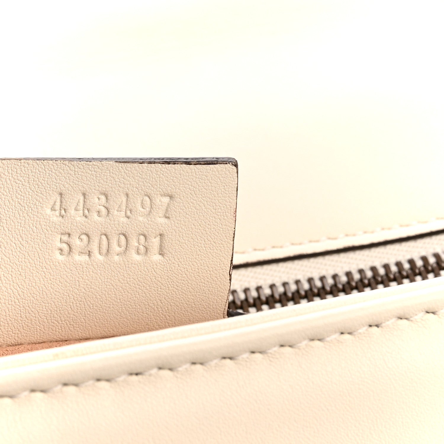 Calfskin Matelasse Small GG Marmont Shoulder Bag White