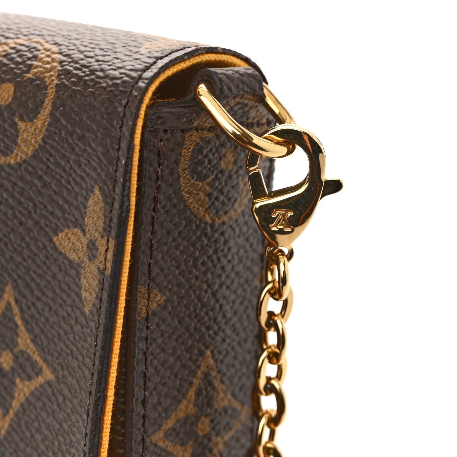 Monogram 2022 Christmas Animation New York Soho Pochette Felicie Chain Wallet Yellow