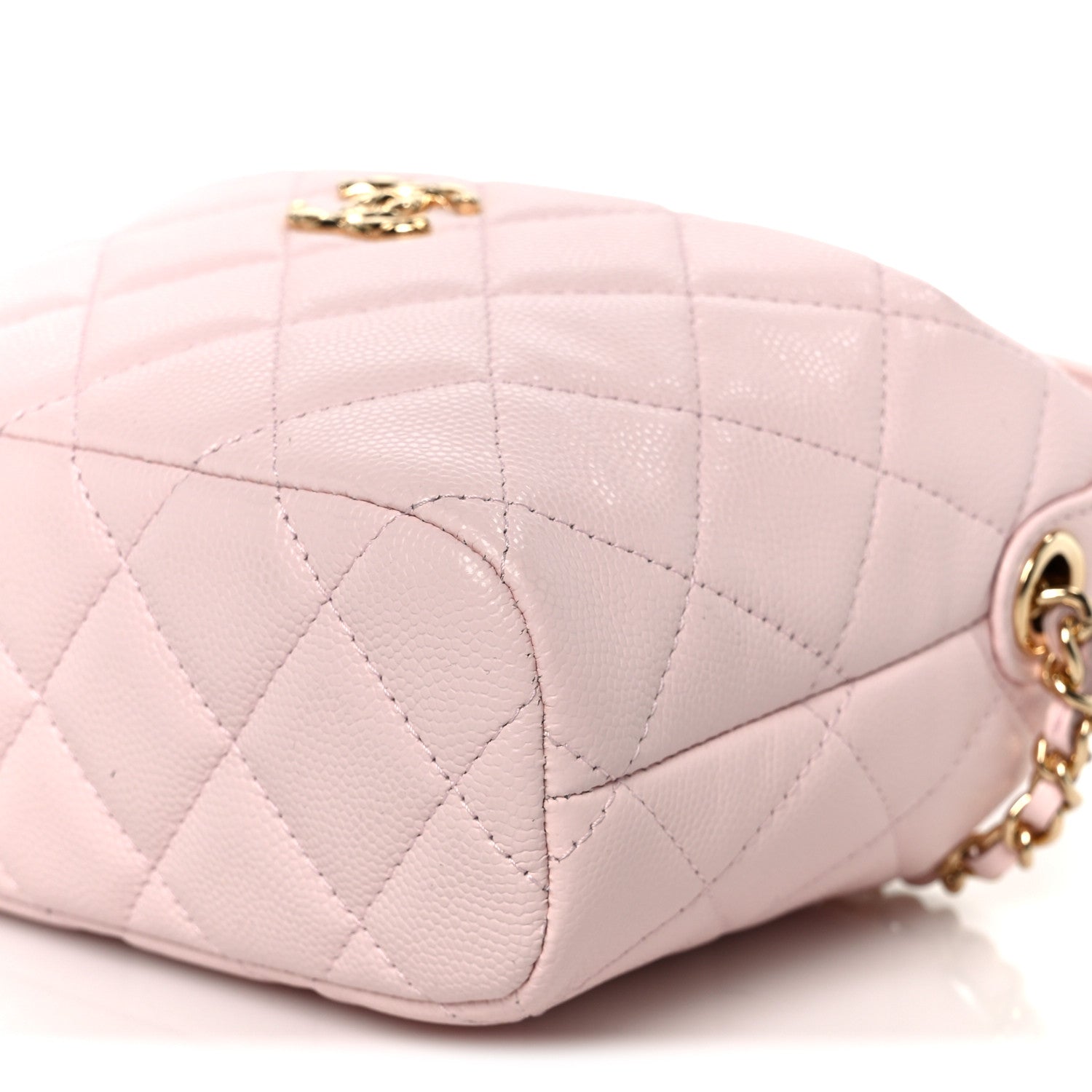 Shiny Caviar Hobo Clutch With Chain Light Pink