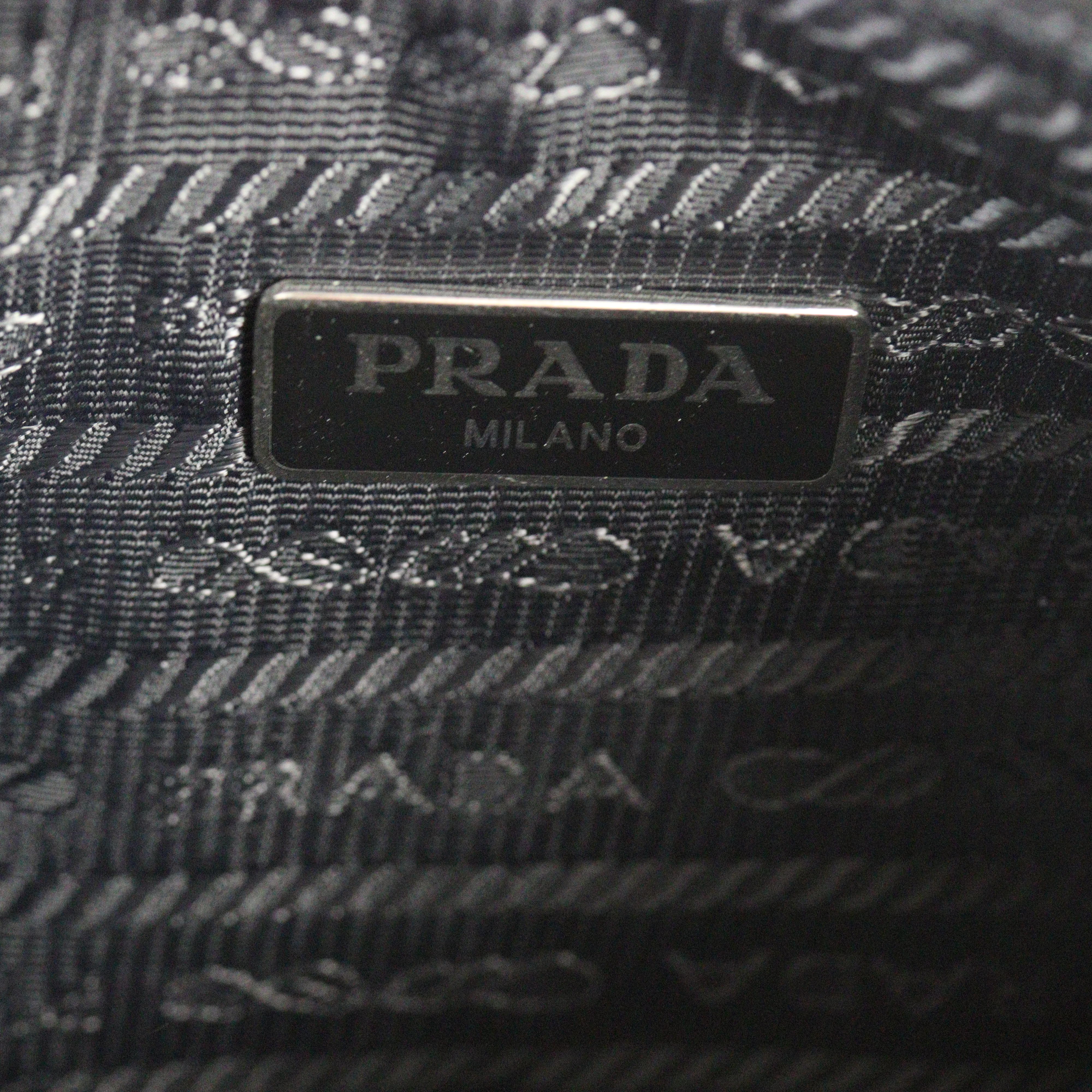 Prada Re-Edition 2005 Tessuto Shoulder Bag