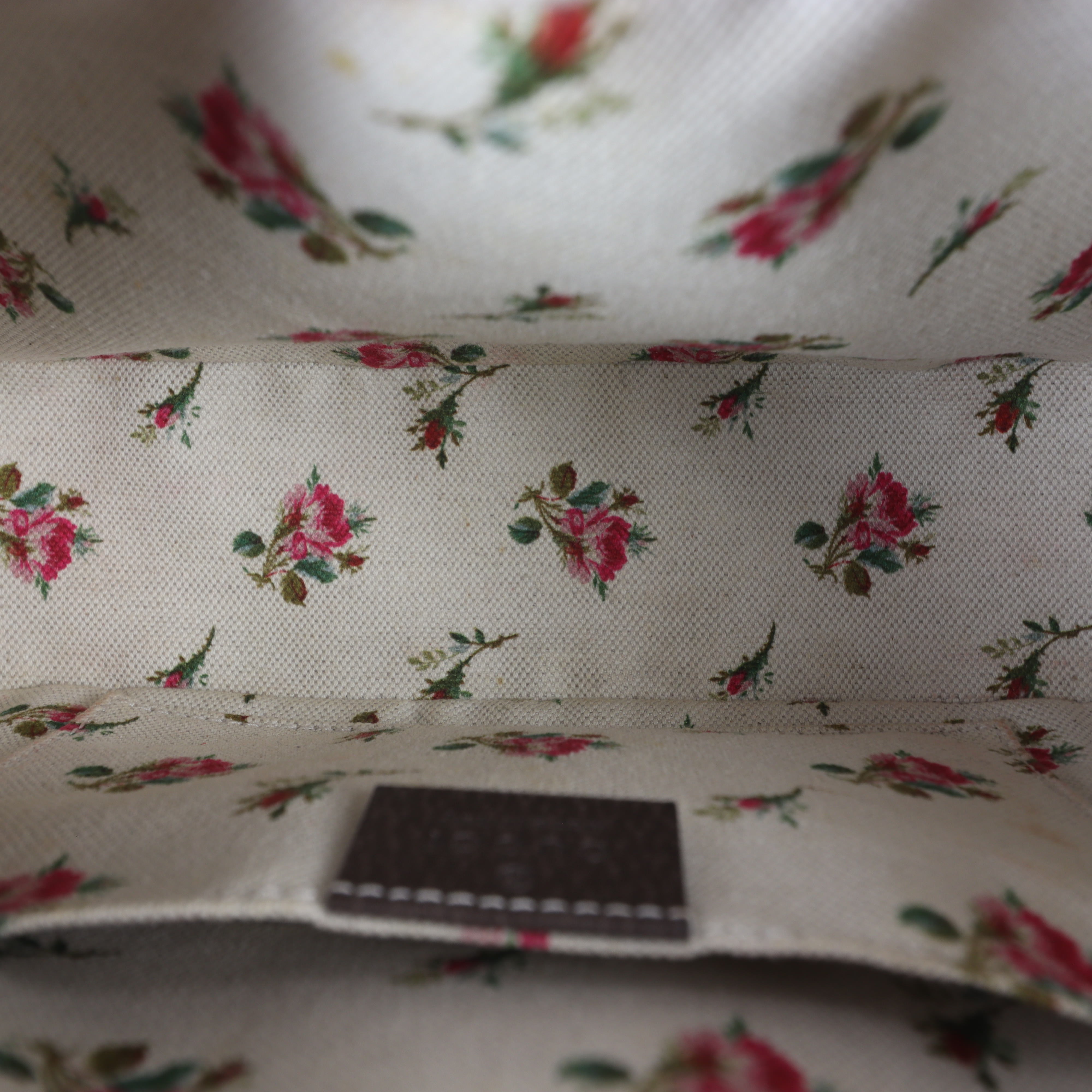 Gucci Neo Vintage GG Supreme Messenger Bag