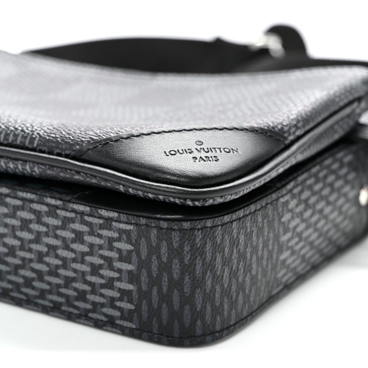 Damier Graphite 3D Trio Messenger