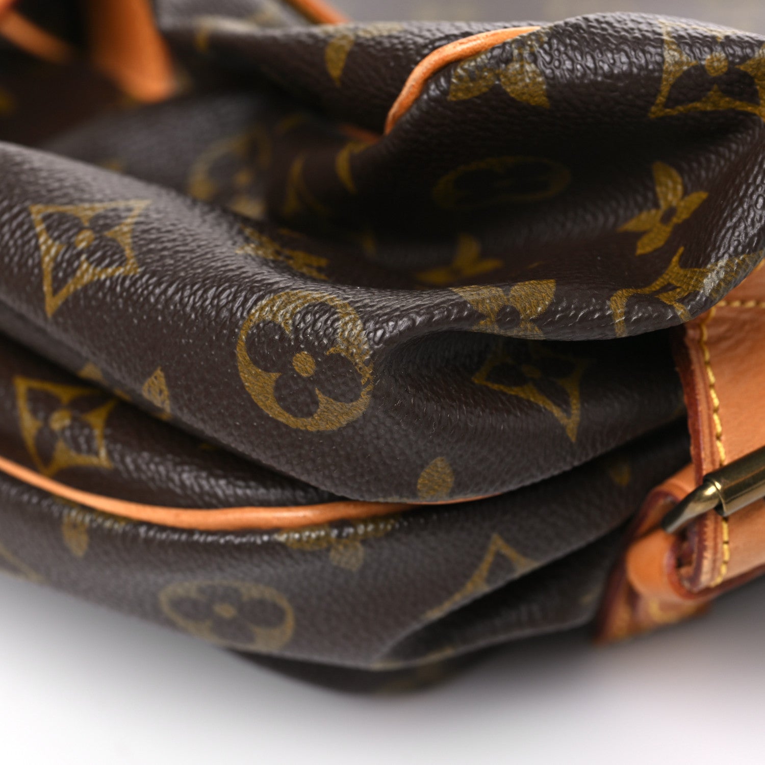 Monogram Saumur 35