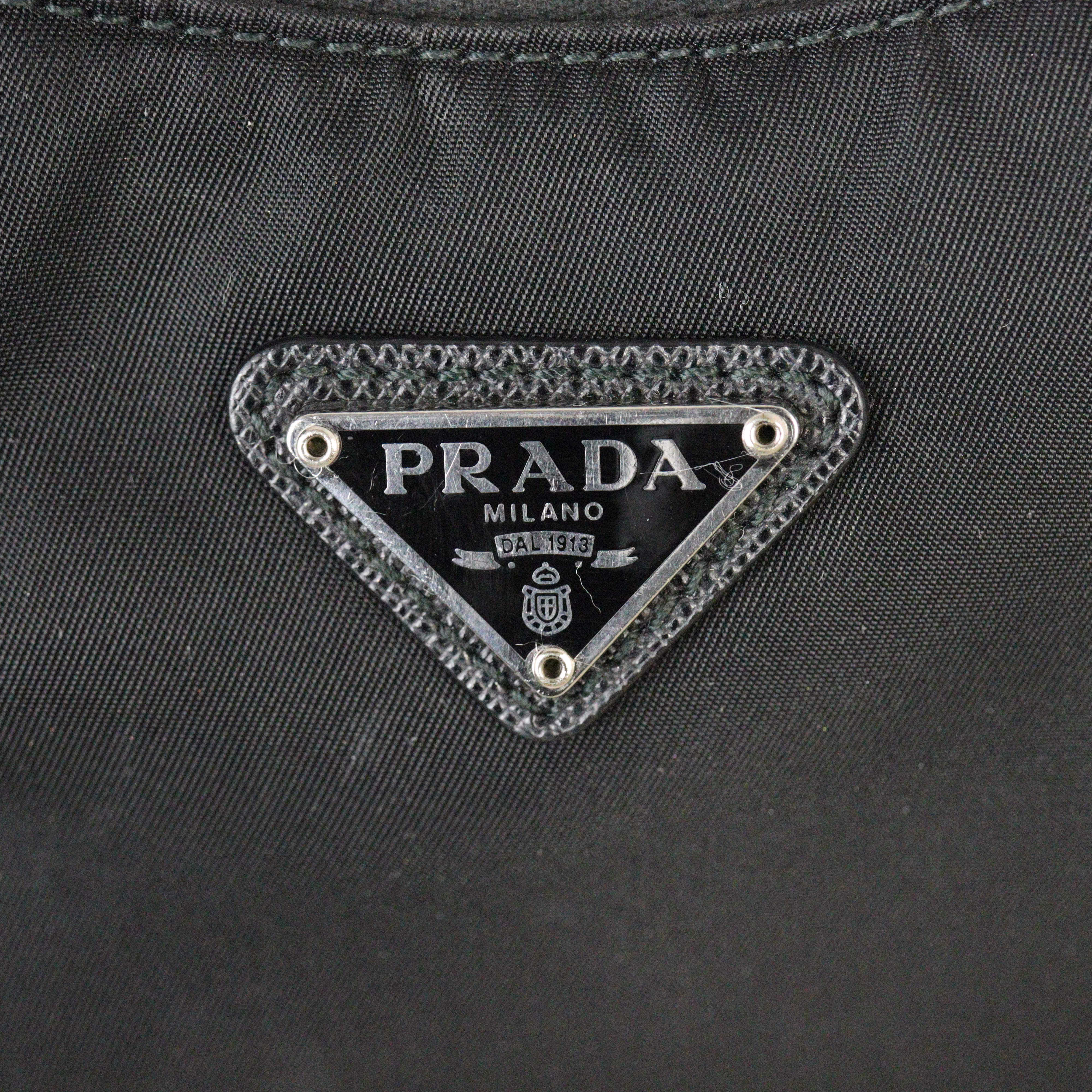 Prada Re-Edition 2005 Tessuto Shoulder Bag