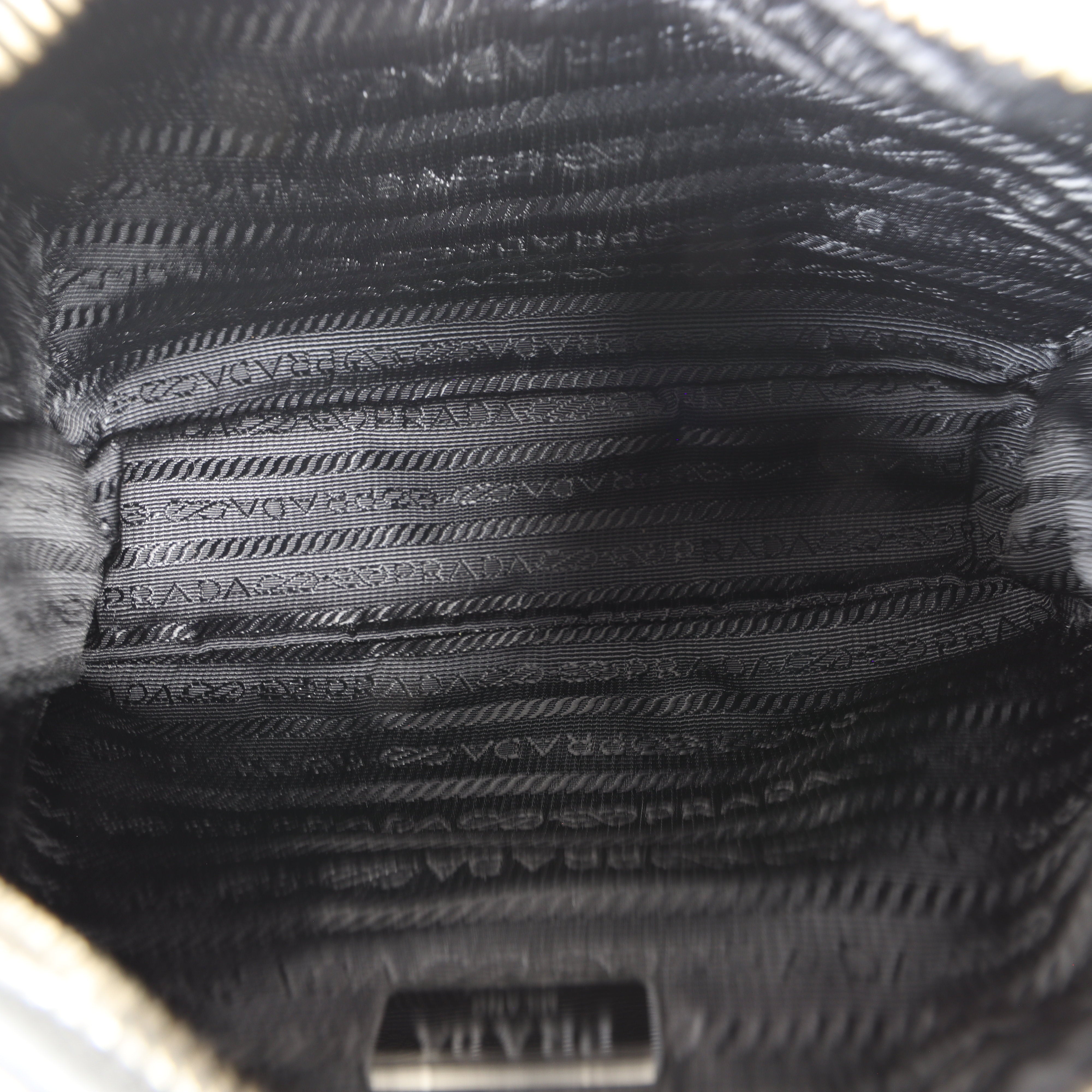 Prada Re-Edition 2005 Tessuto Shoulder Bag