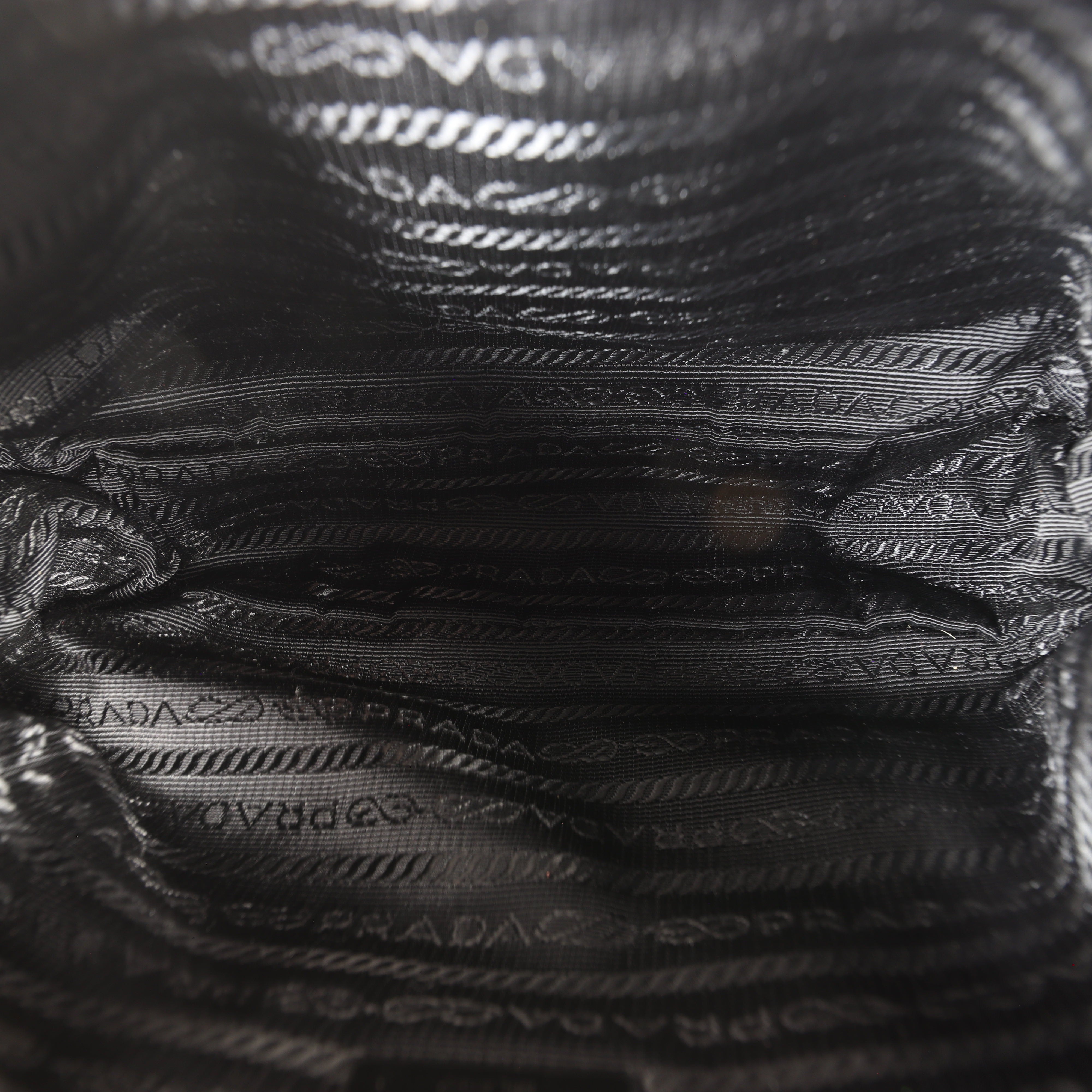 Prada Re-Edition 2005 Tessuto Shoulder Bag