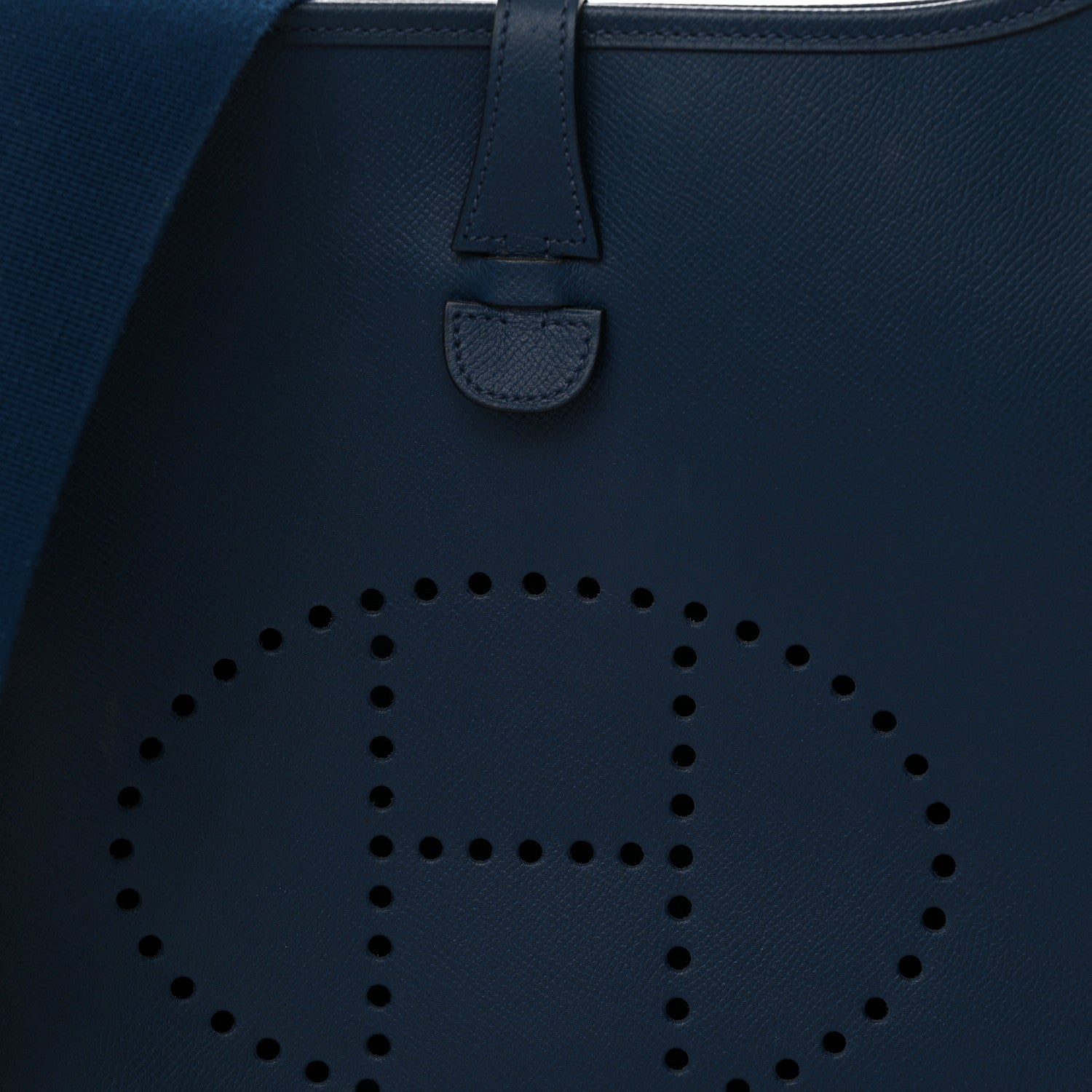 Epsom Evelyne III PM Bleu Saphir