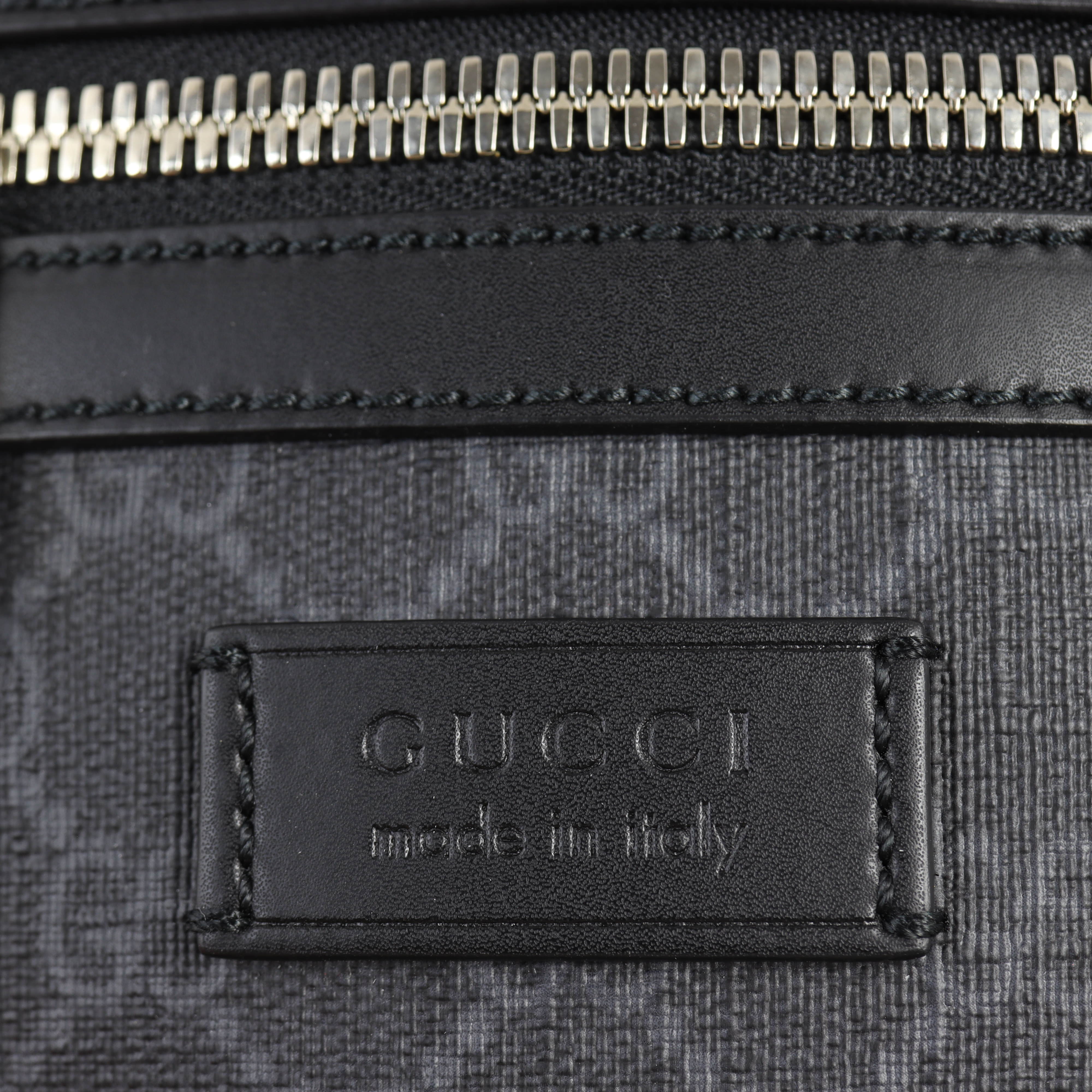 Gucci GG Supreme Messenger Mini