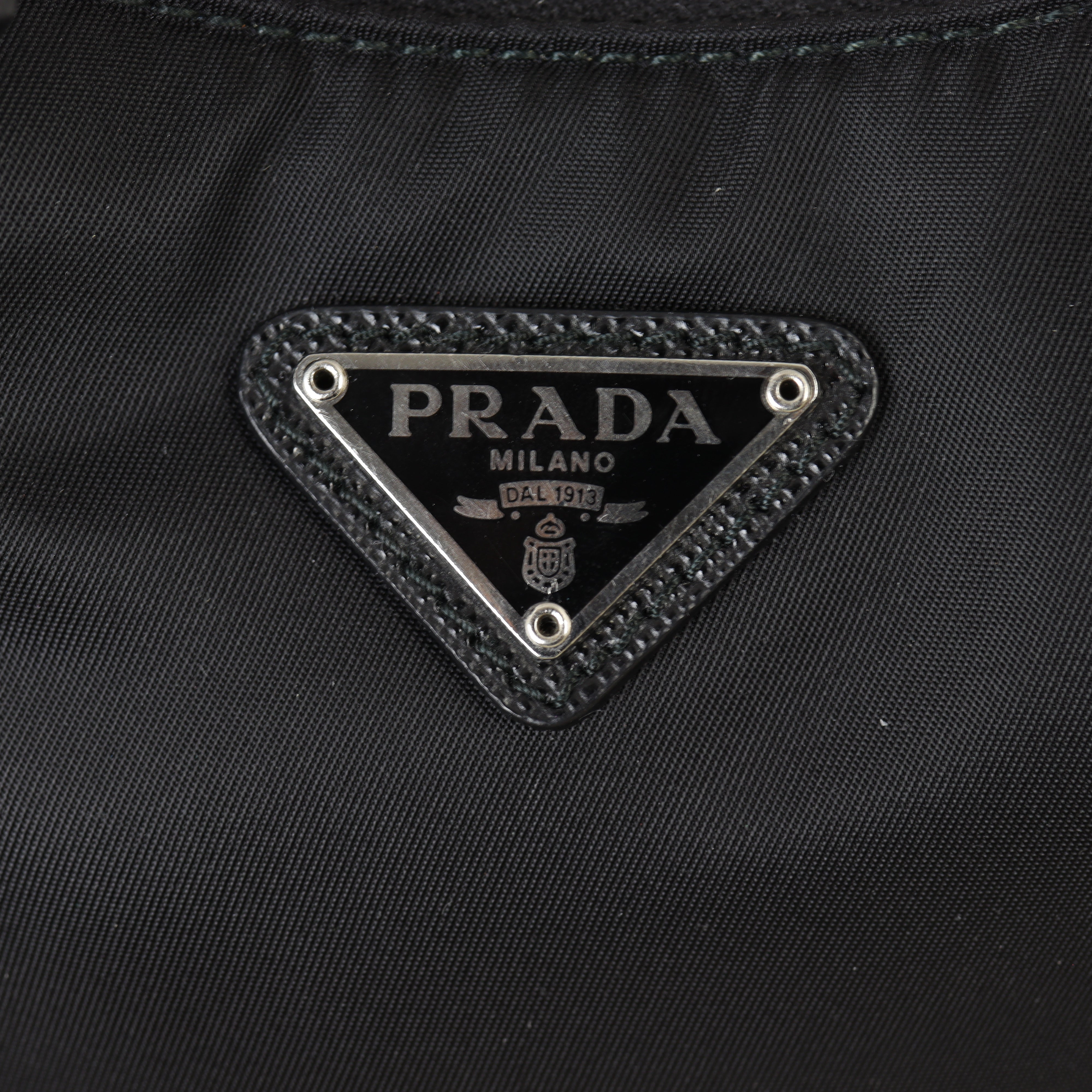 Prada Re-Edition 2005 Tessuto Shoulder Bag