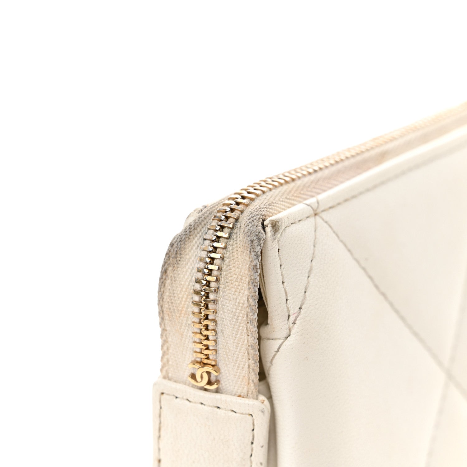 Shiny Goatskin Quilted Chanel 19 Small Pouch With Handle White