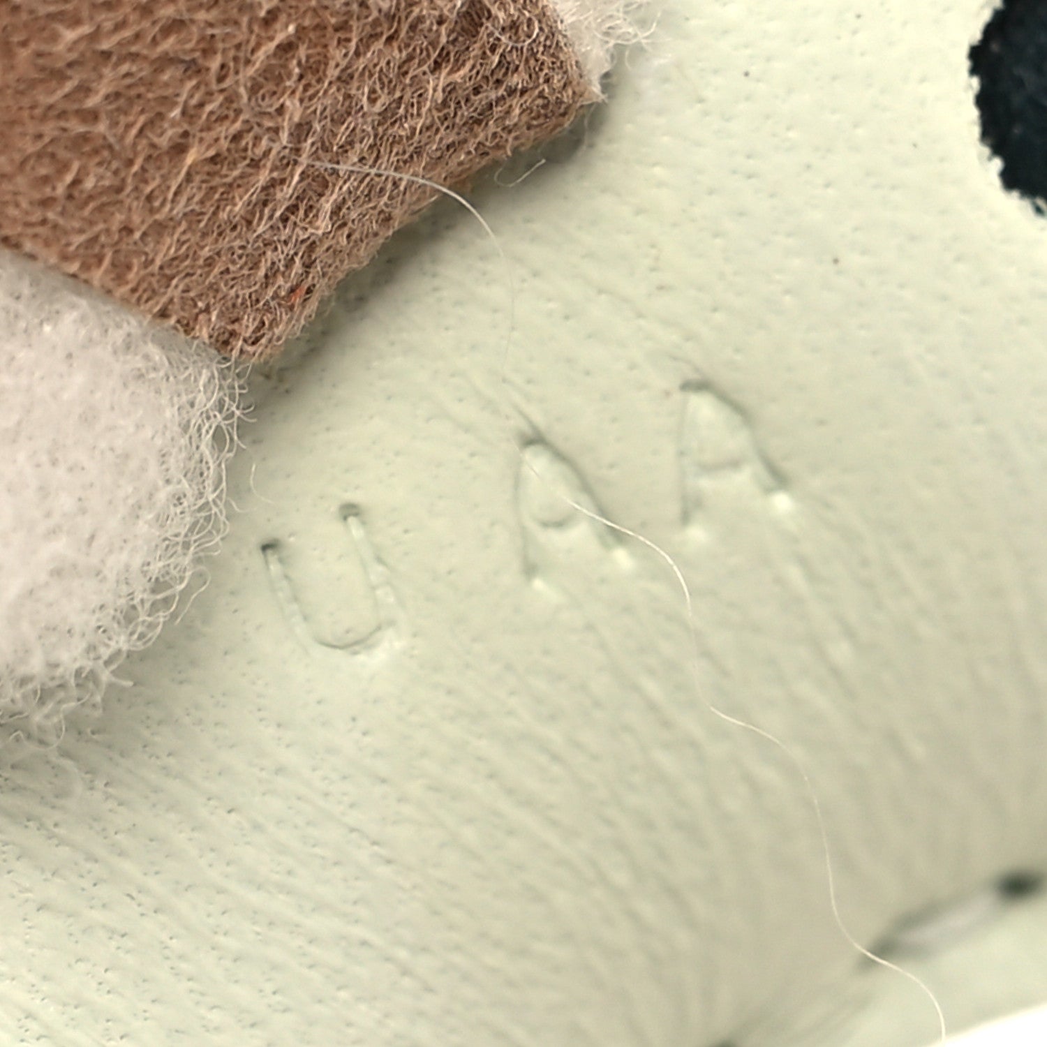 Milo Lambskin Shearling Budy Charm Vert Fizz