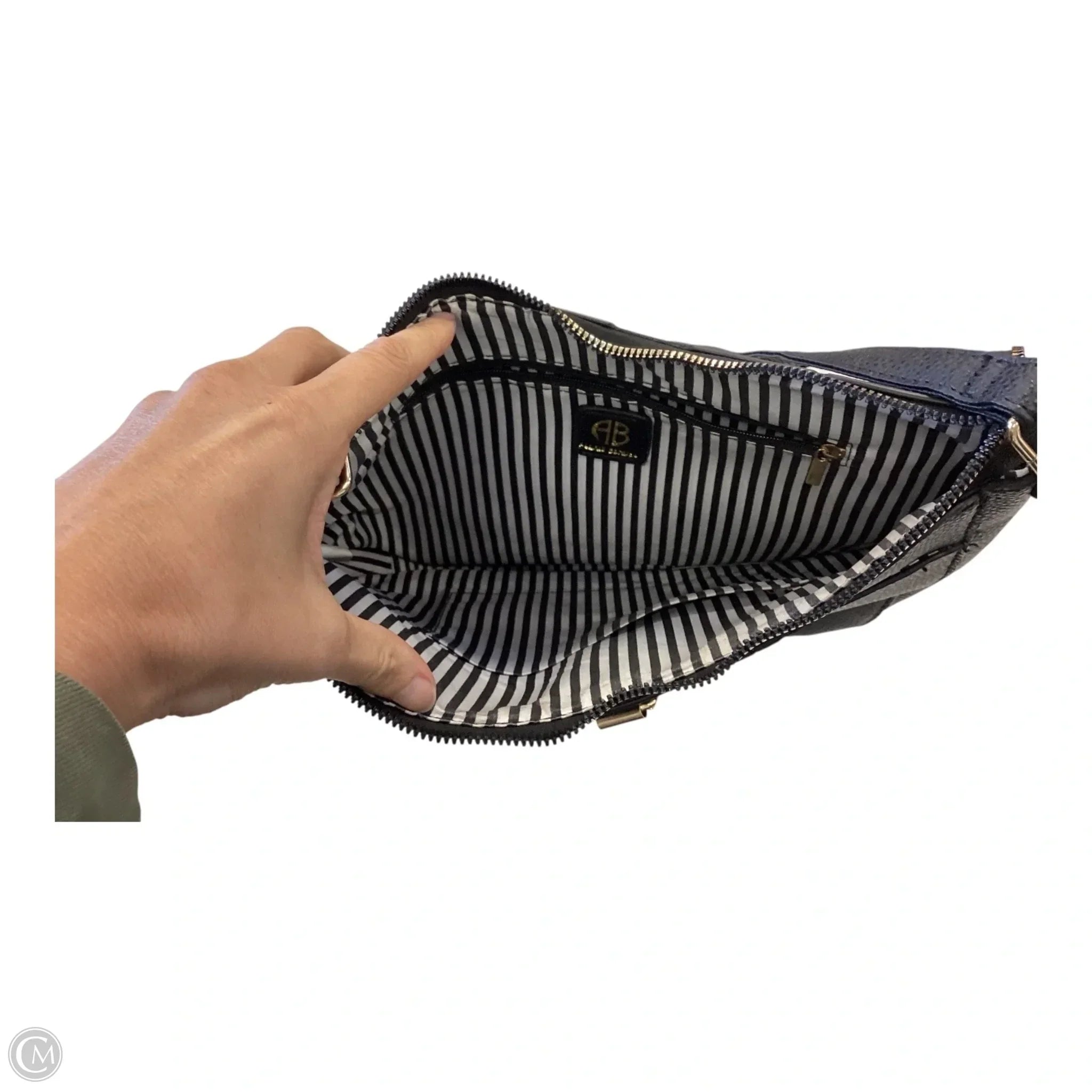 Crossbody By Clothes Mentor, Size: Medium