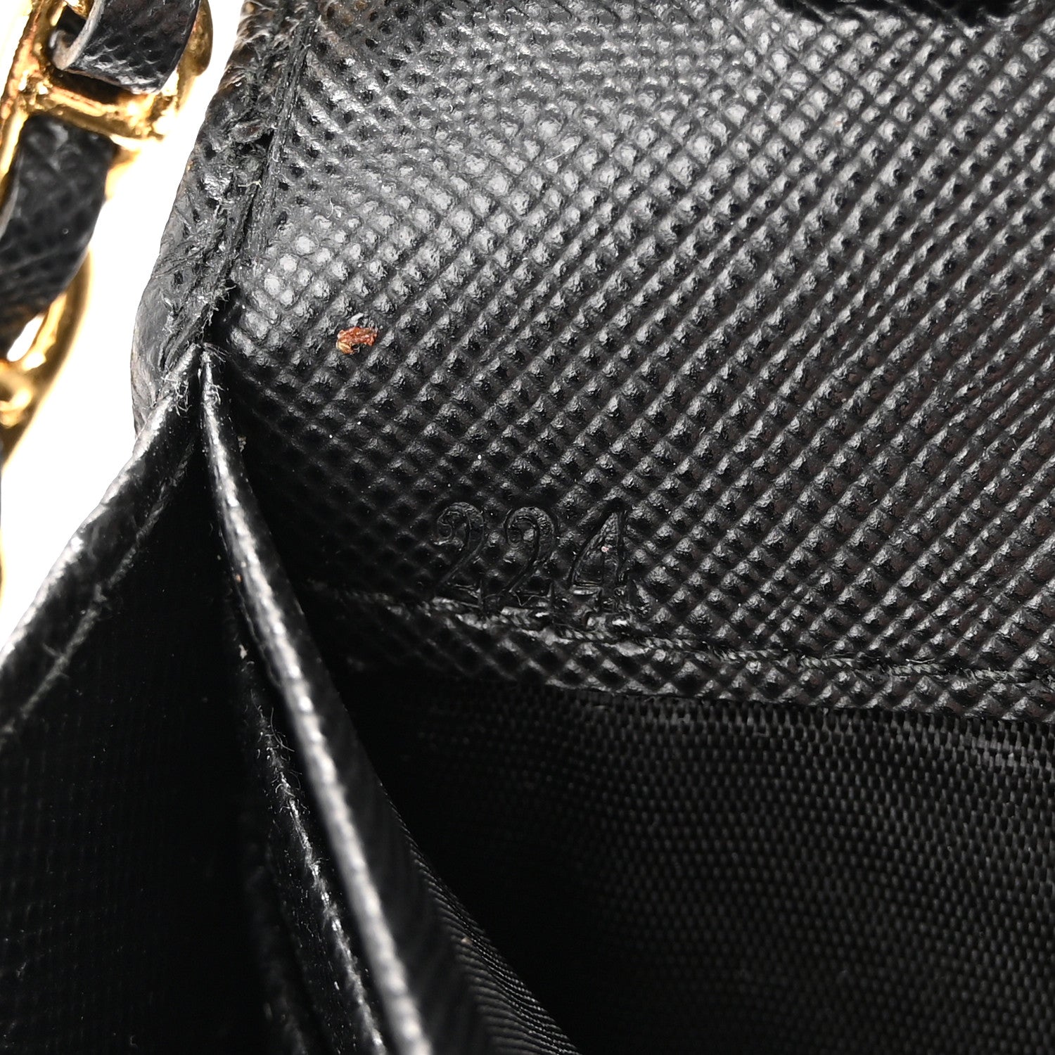 Saffiano Metal Oro Chain Wallet Black