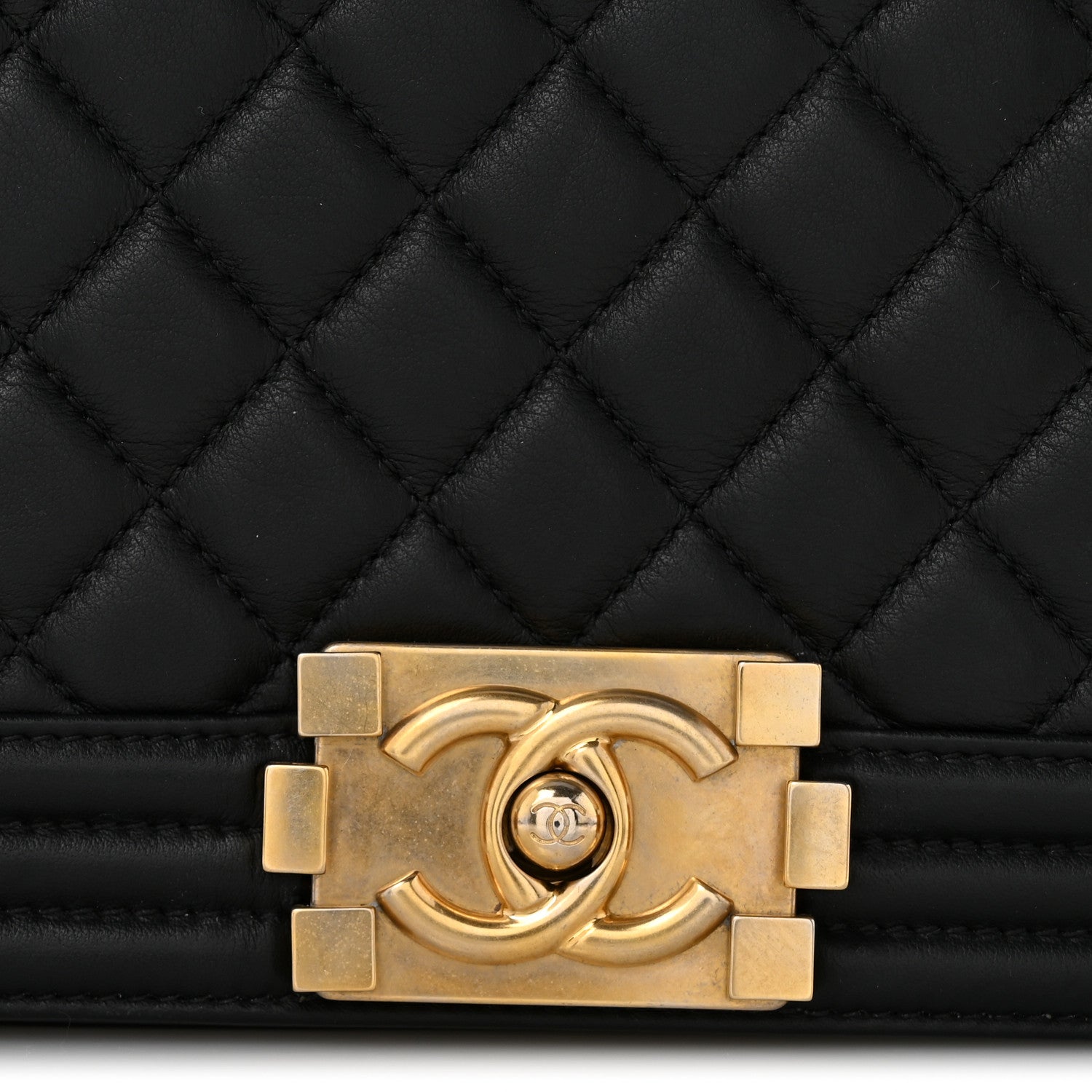 Lambskin Quilted Medium Boy Flap Black