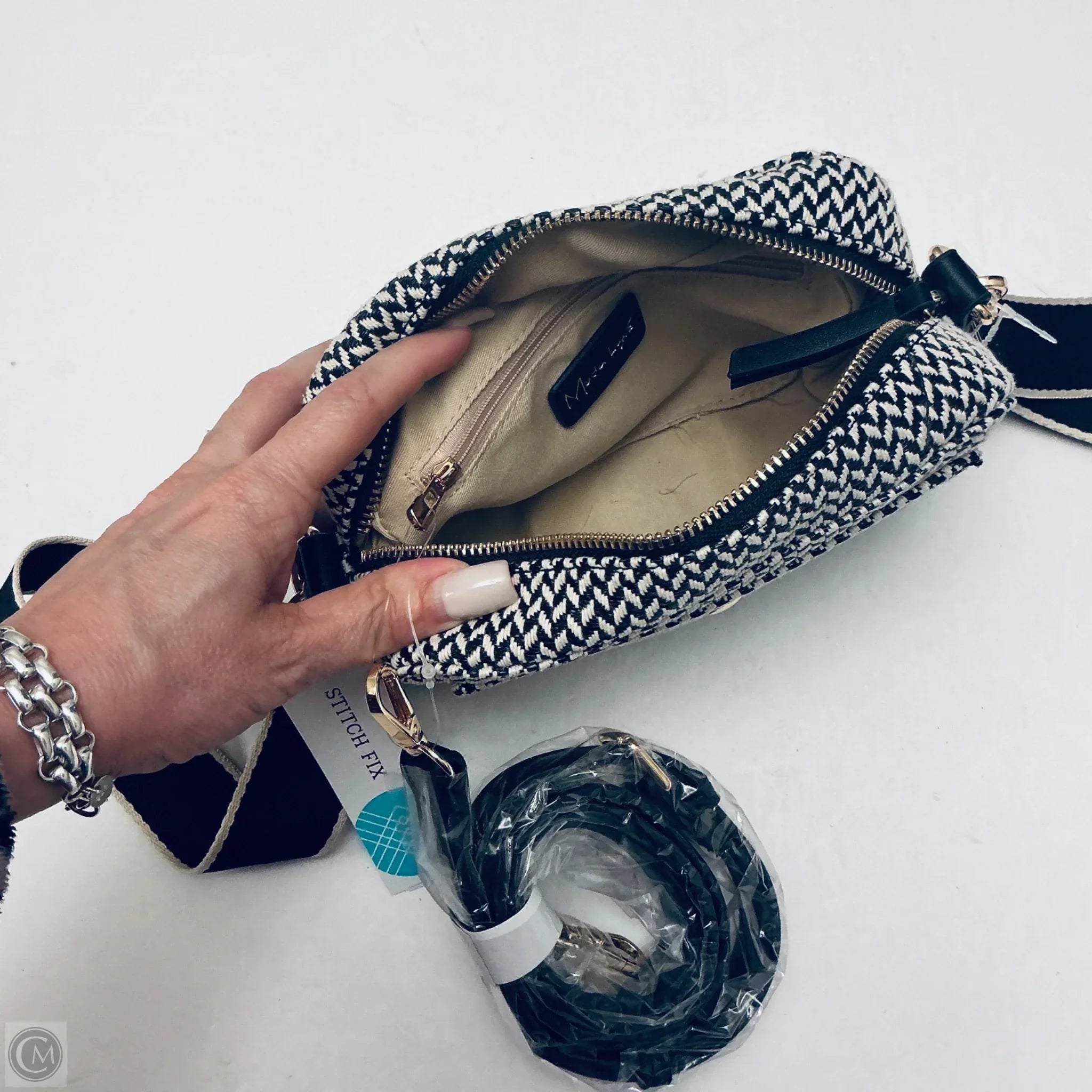 Crossbody By Clothes Mentor, Size: Small