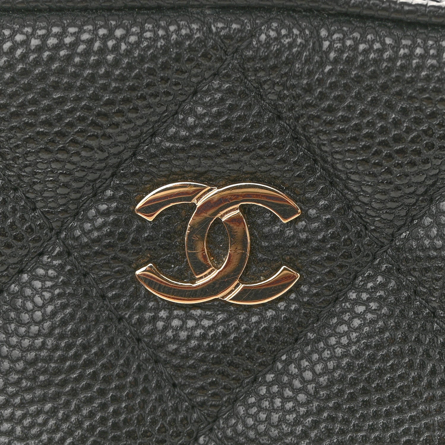 Caviar Quilted Vanity With Chain Black