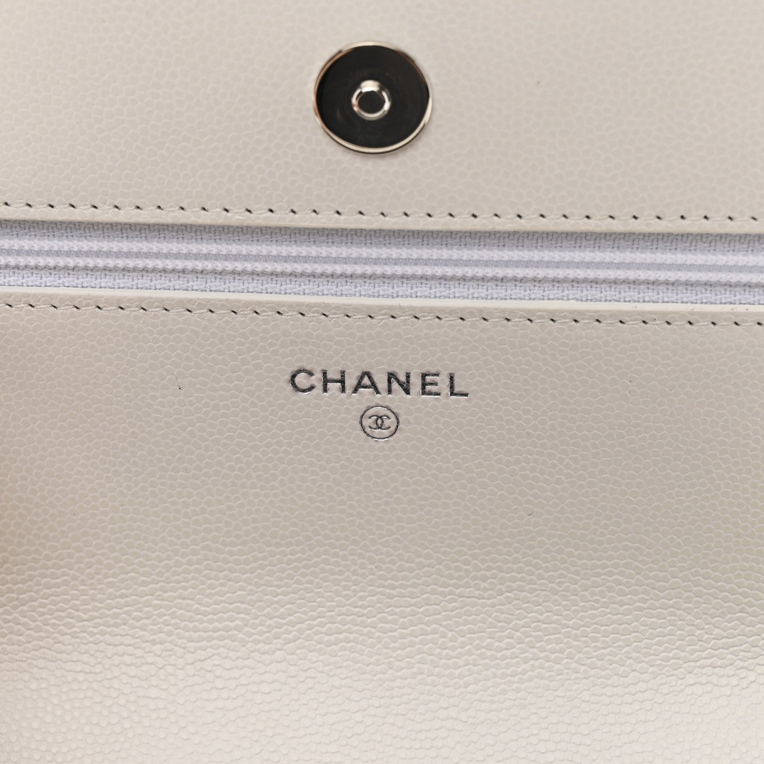 Caviar Quilted My Everything Wallet On Chain WOC White