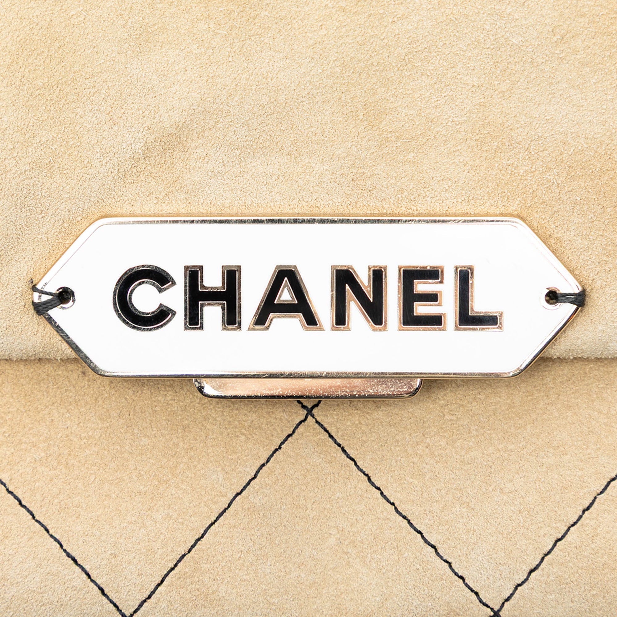 Retro Label Chain Clutch Quilted Lambskin