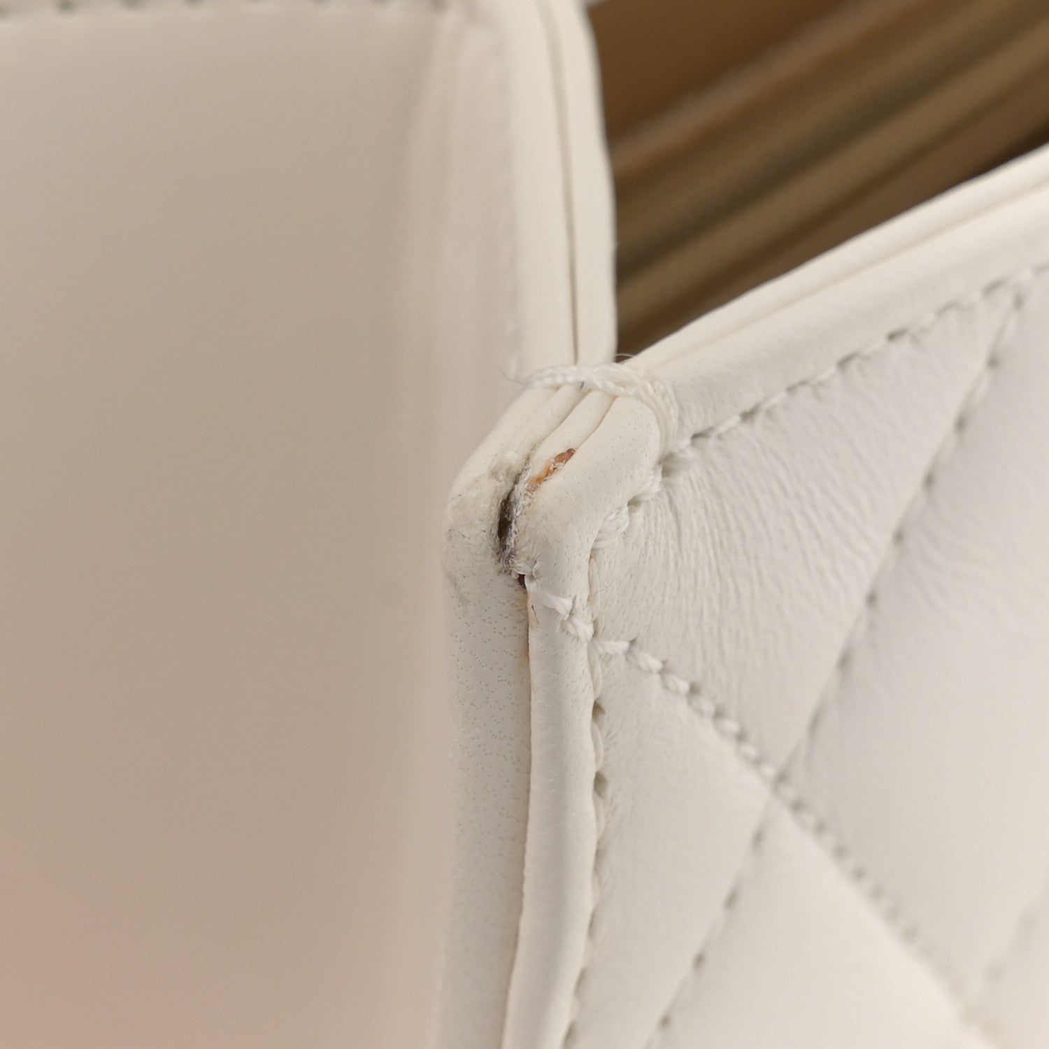 Calfskin Strass Quilted Flap White