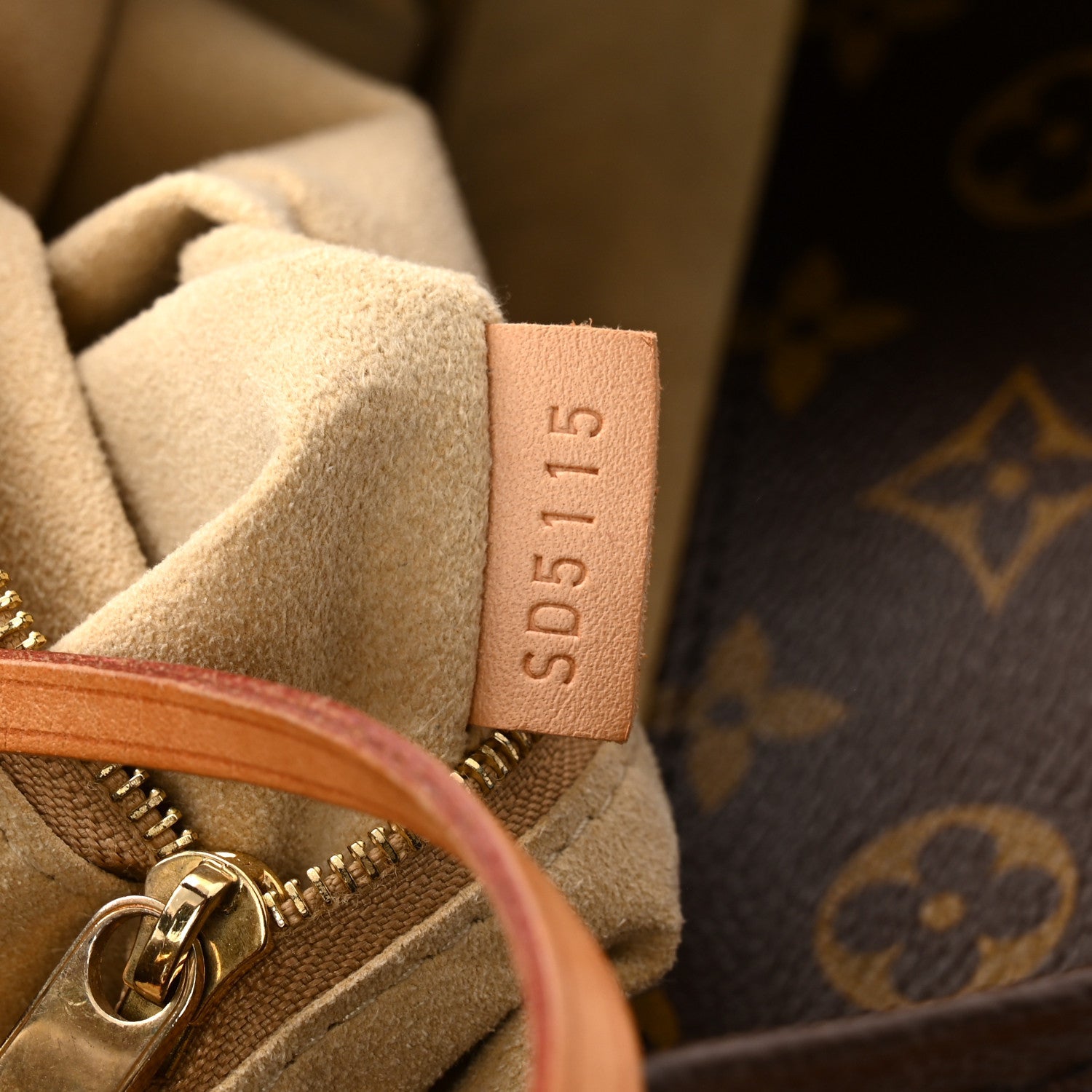 Monogram Artsy MM