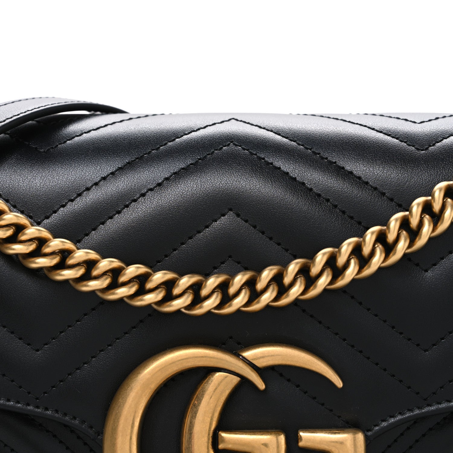Calfskin Matelasse Medium GG Marmont Shoulder Bag Black