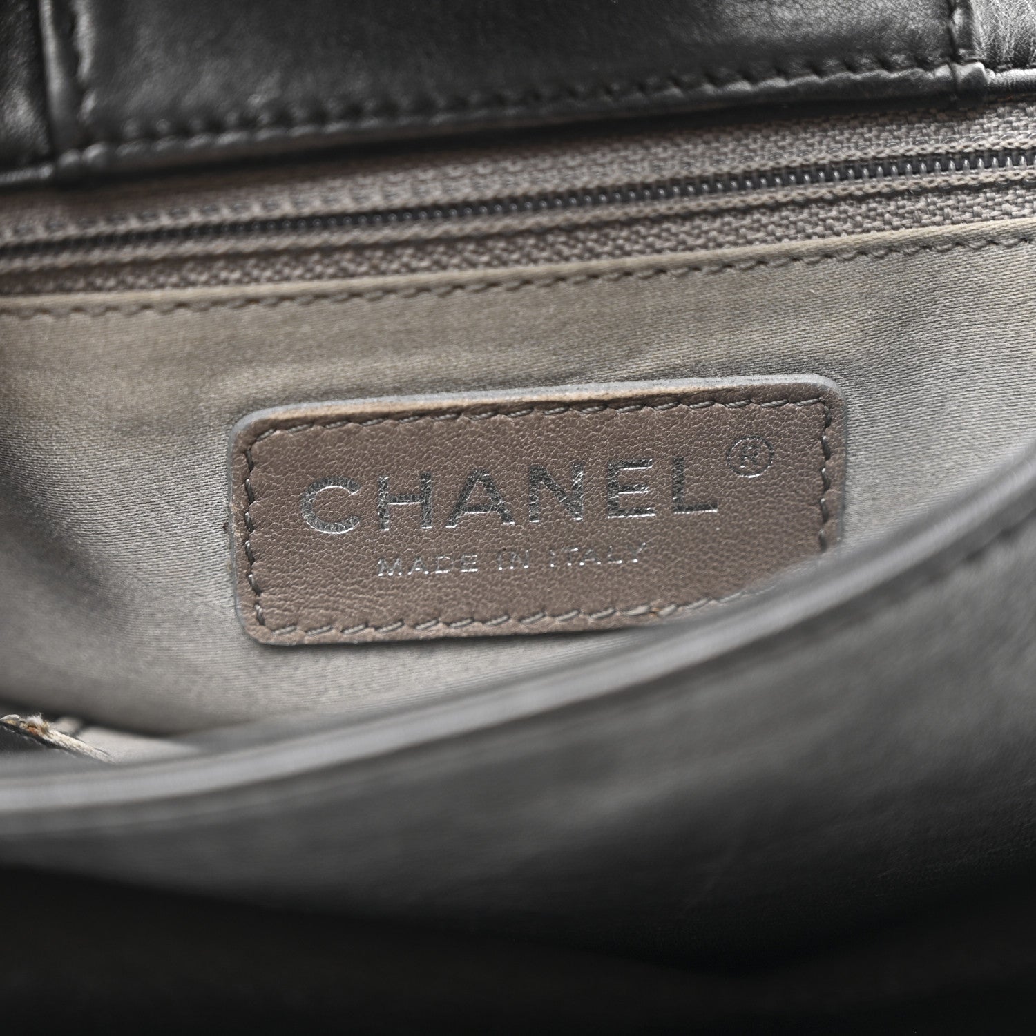 Calfskin Modern Chain Rhodoid Flap Black