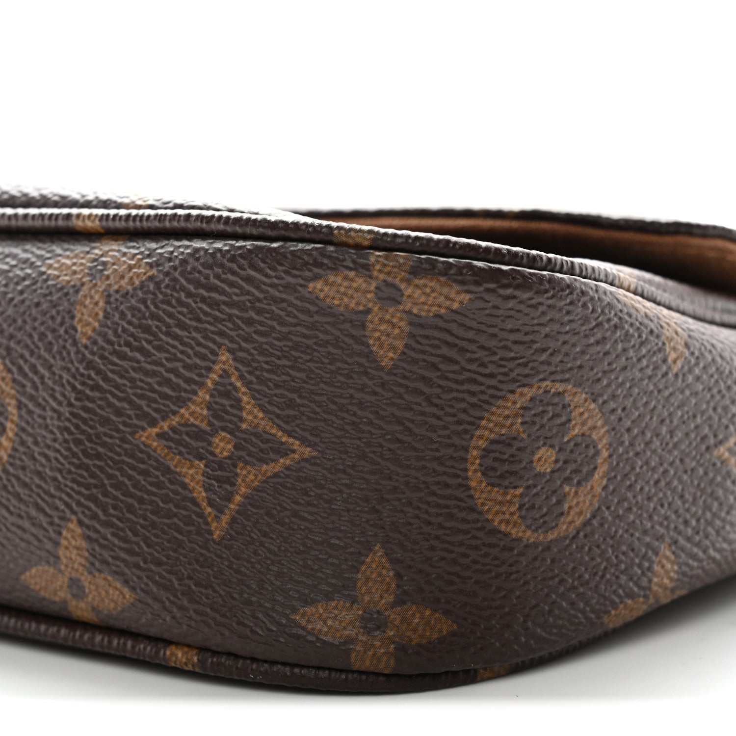 Monogram Ivy Wallet On Chain