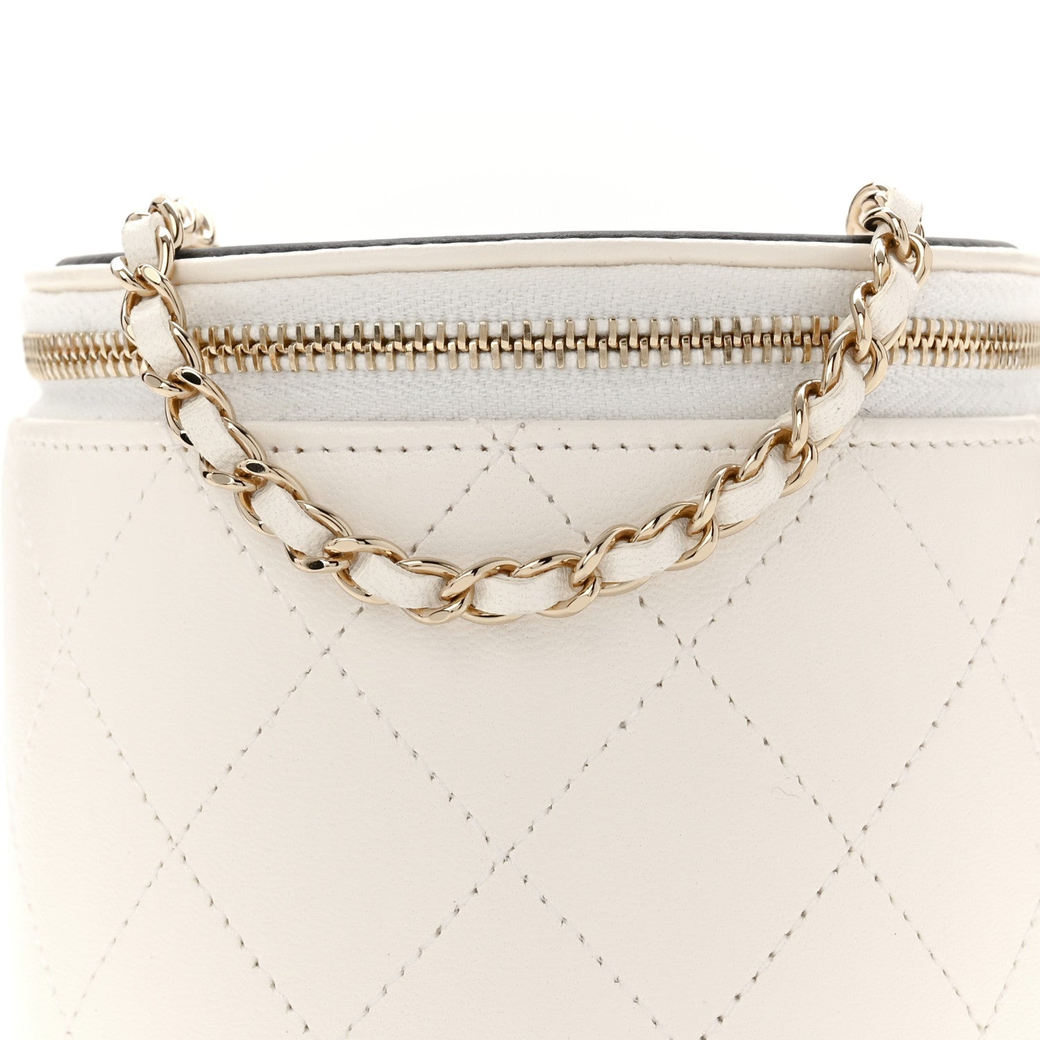 Lambskin Quilted Round Small Vanity Case With Chain White Black