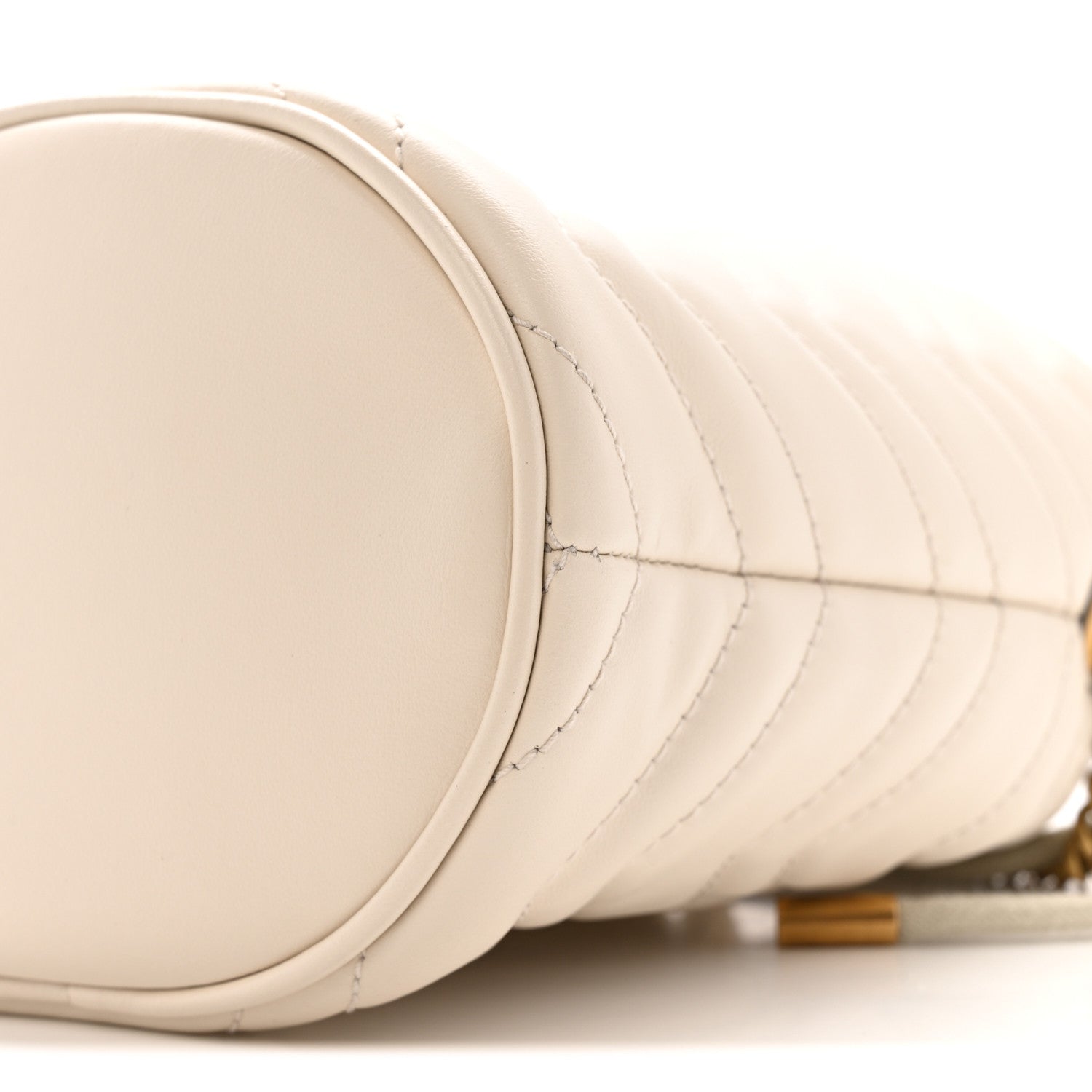 Calfskin Matelasse Mini GG Marmont 2.0 Bucket Bag White