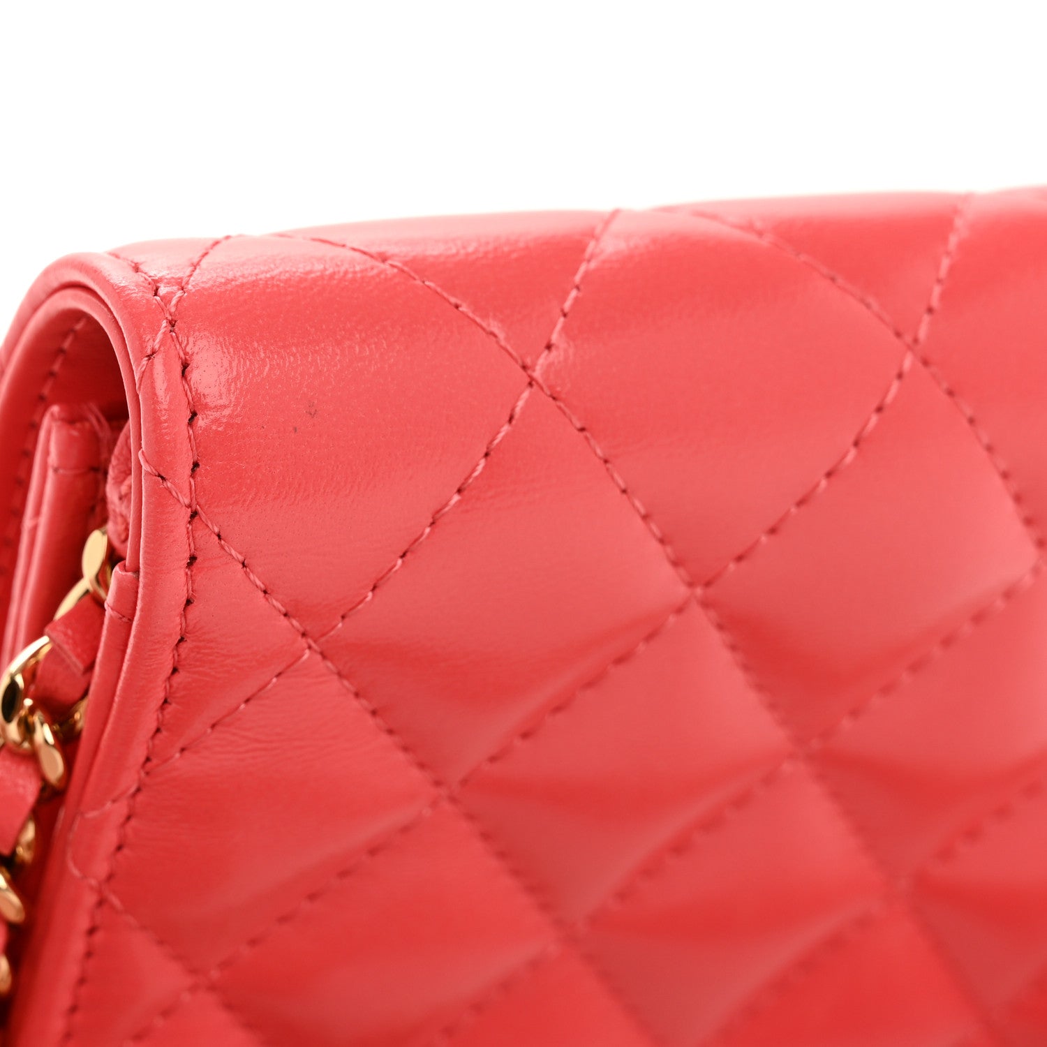 Shiny Lambskin Quilted Card Holder On Chain Pink