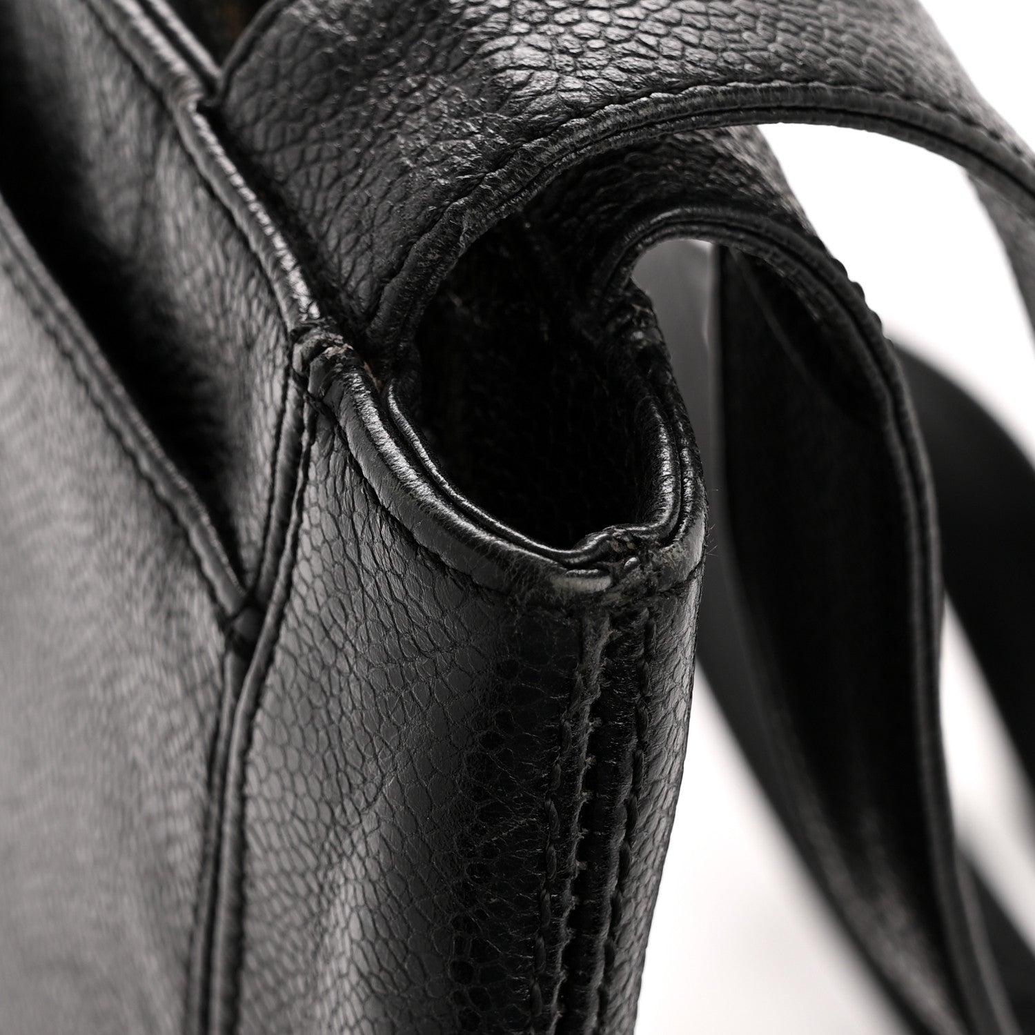 Caviar Logo Shoulder Bag Black
