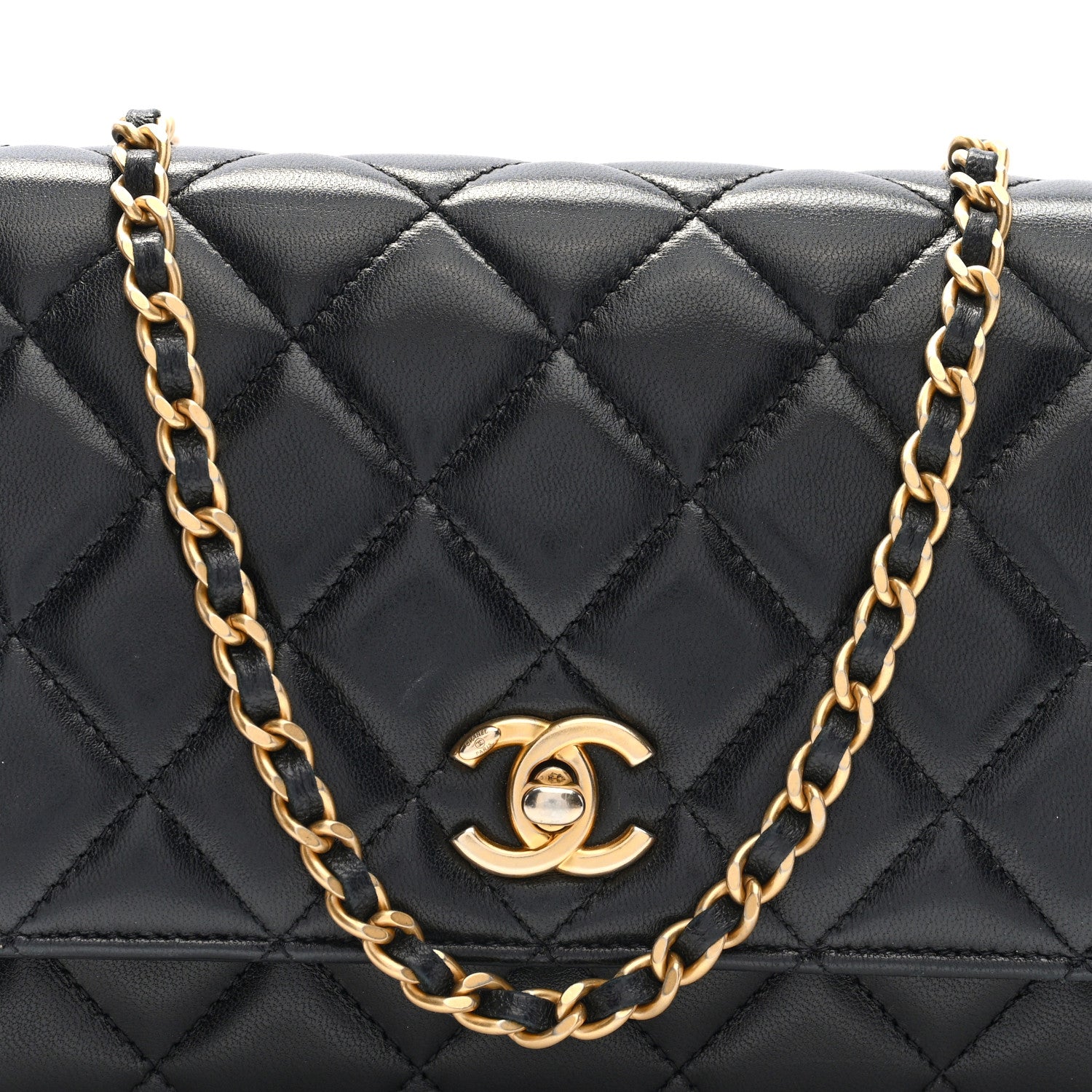 Lambskin Quilted CC Pearl Crush Wallet on Chain WOC Black