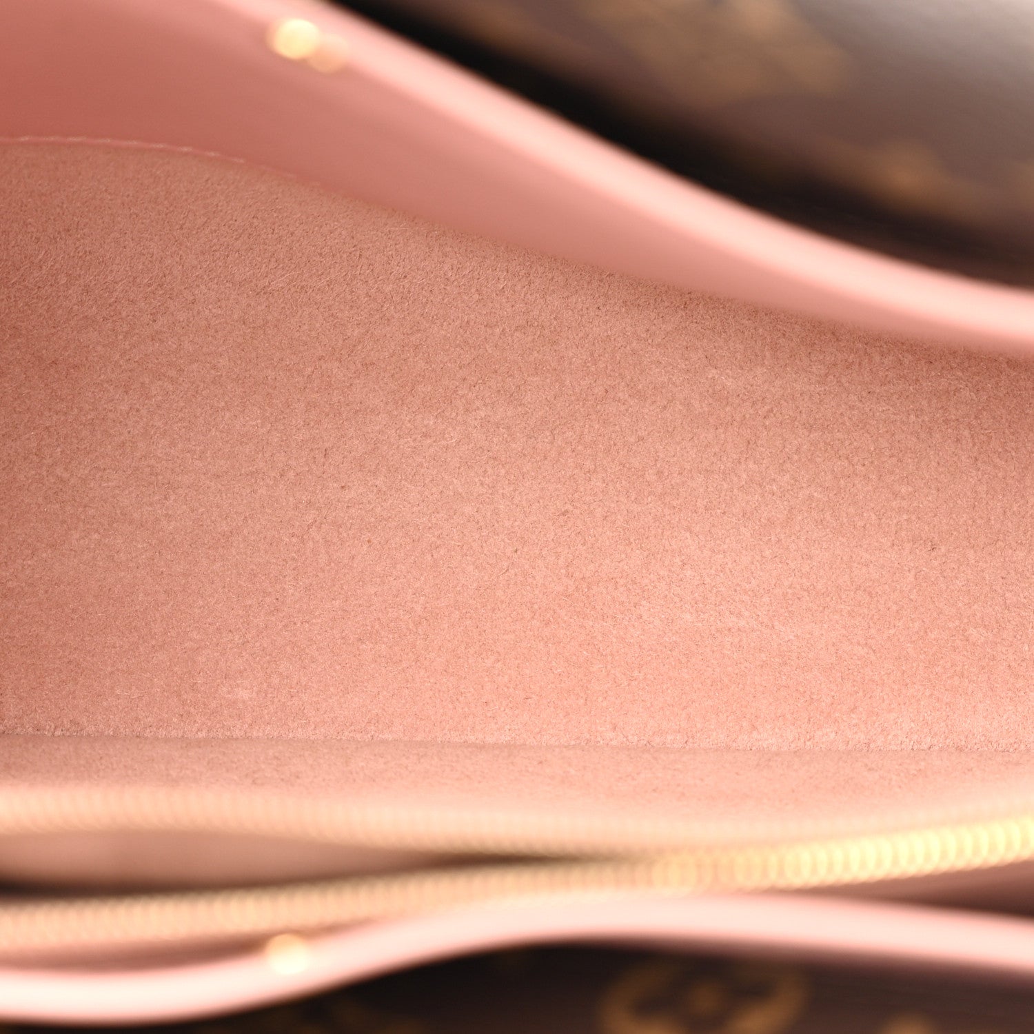 Grained Calfskin Monogram Double V Rose Poudre