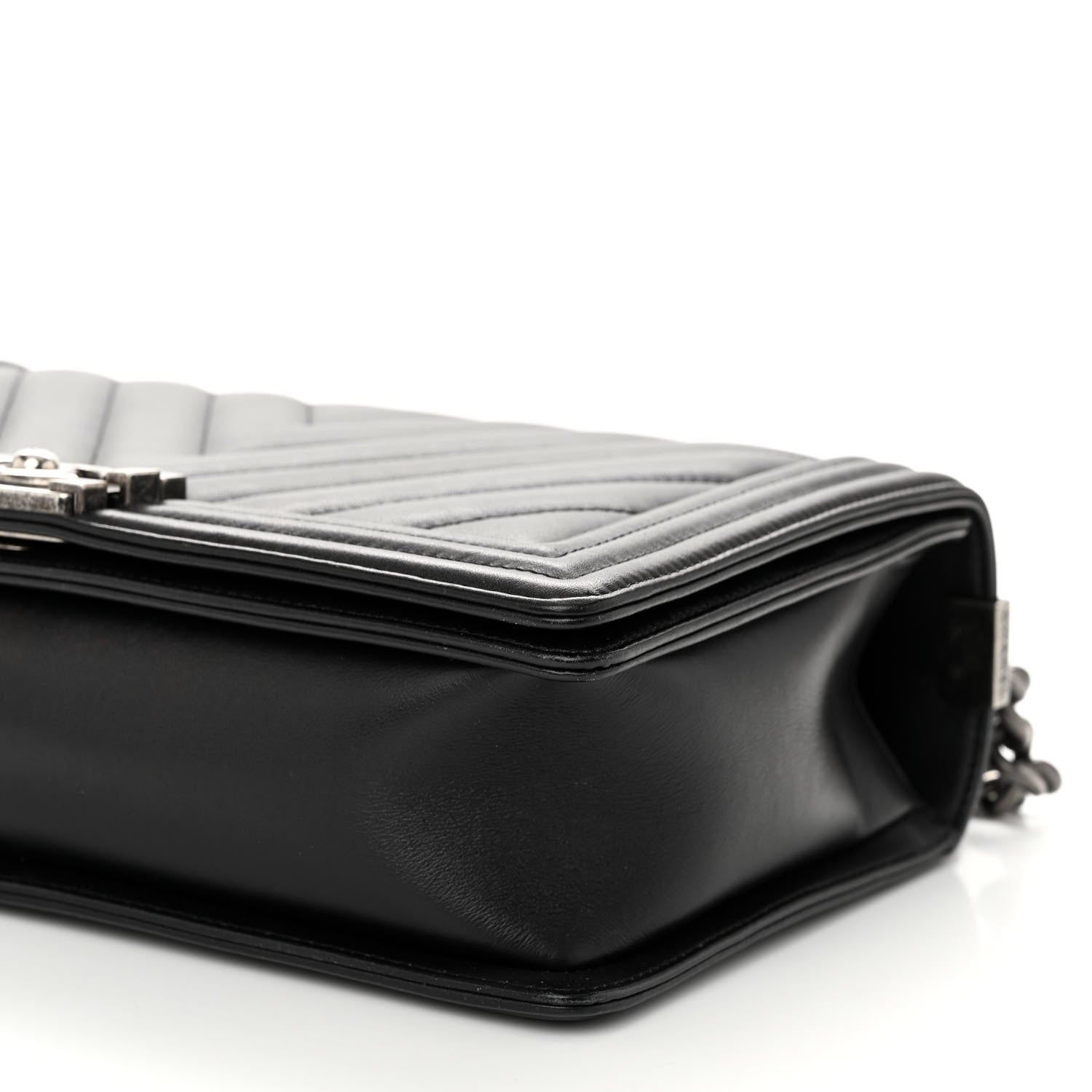Calfskin Chevron Quilted New Medium Boy Flap Black
