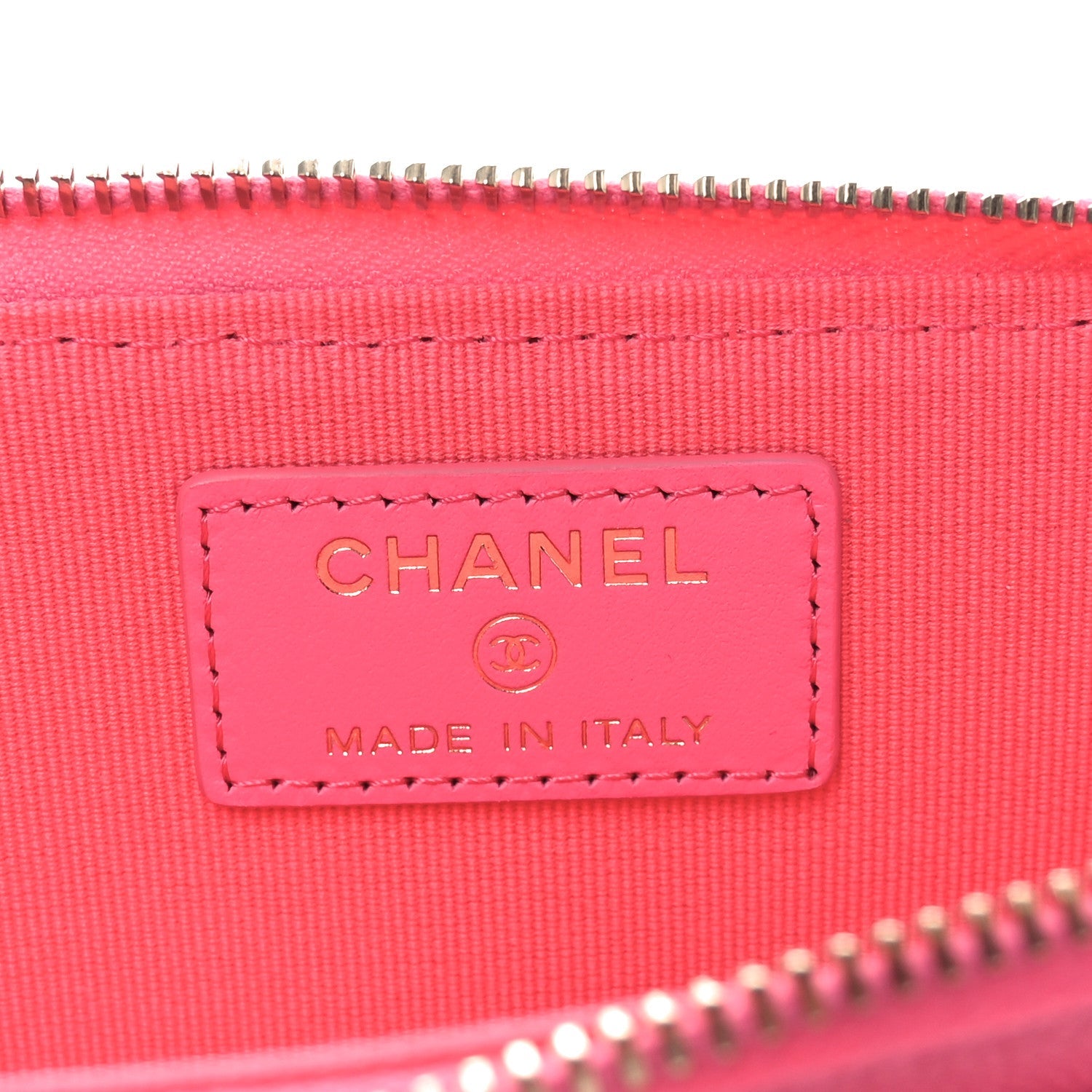 Caviar Quilted CC Zip Around Card Holder Fuchsia