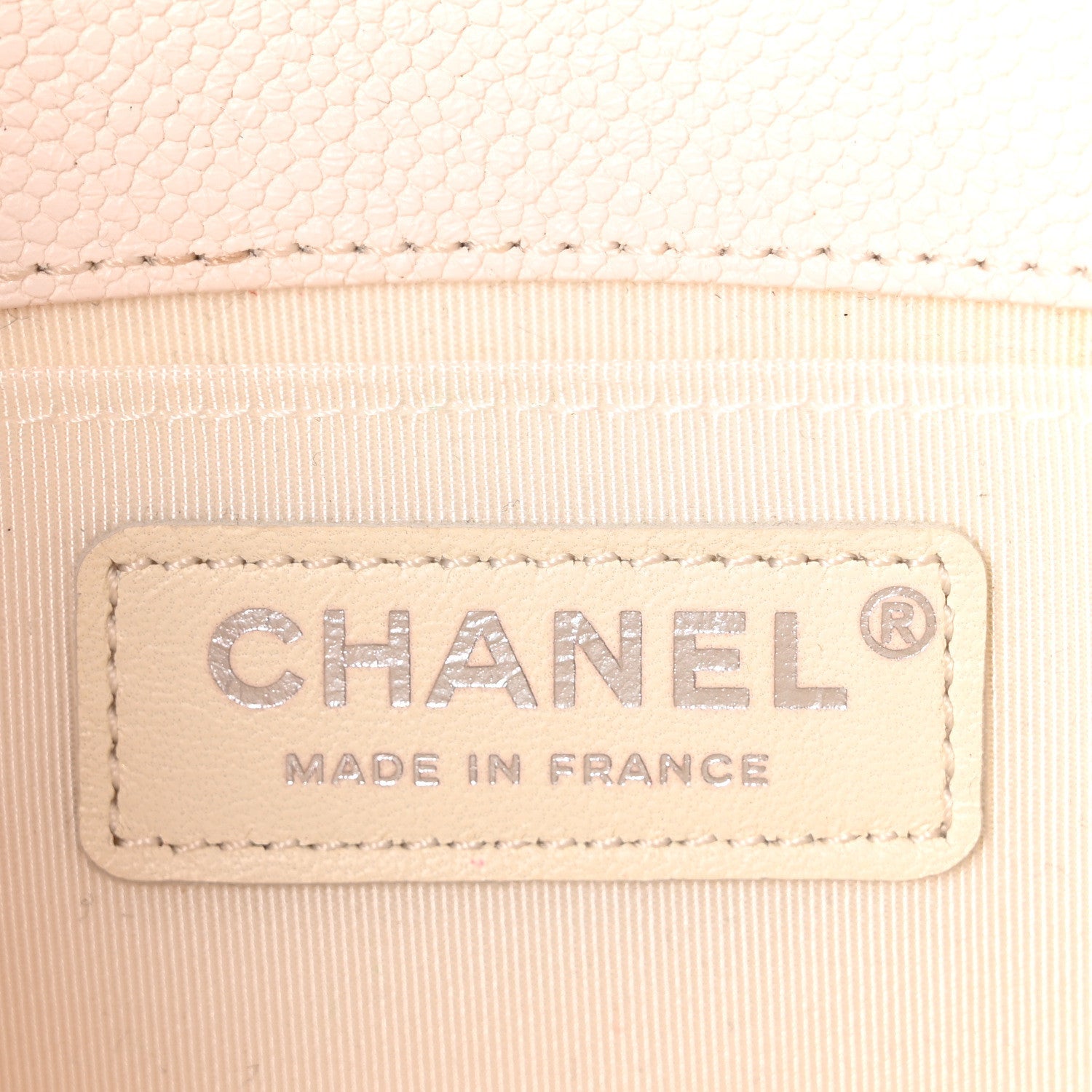 Caviar Quilted Medium Boy Flap Ivory