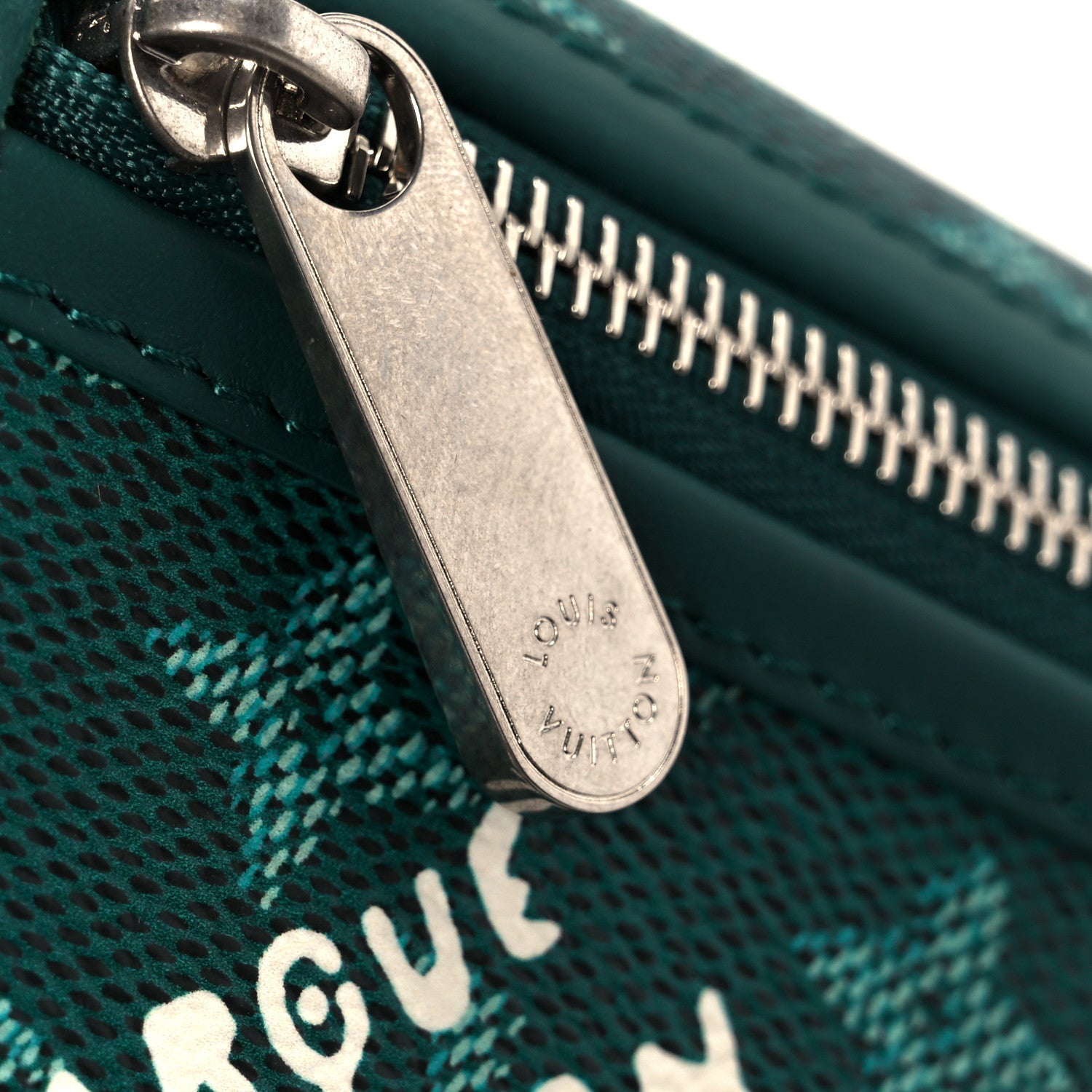 Monogram Heritage Bosphore Wearable Wallet Green